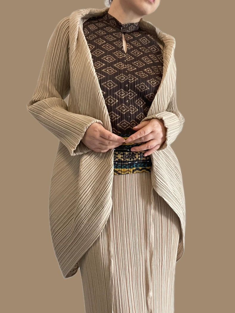 Issey Miyake Issey Miyake size:2 Beige twill mainline mixed wool cardig Size XS / US 0-2 / IT 36-38 - 1 Thumbnail