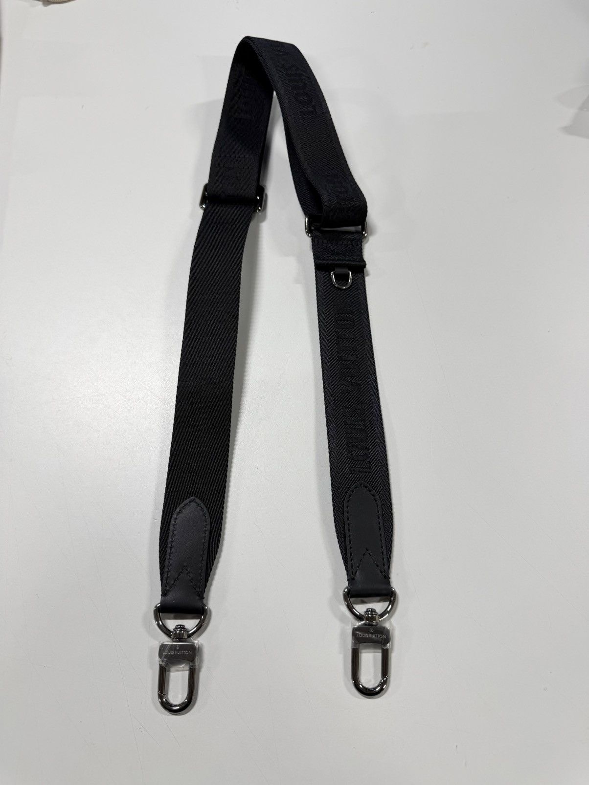 Louis Vuitton Louis Vuitton Messenger Bag Shoulder Strap NEW 750$ Size ONE SIZE - 1 Thumbnail