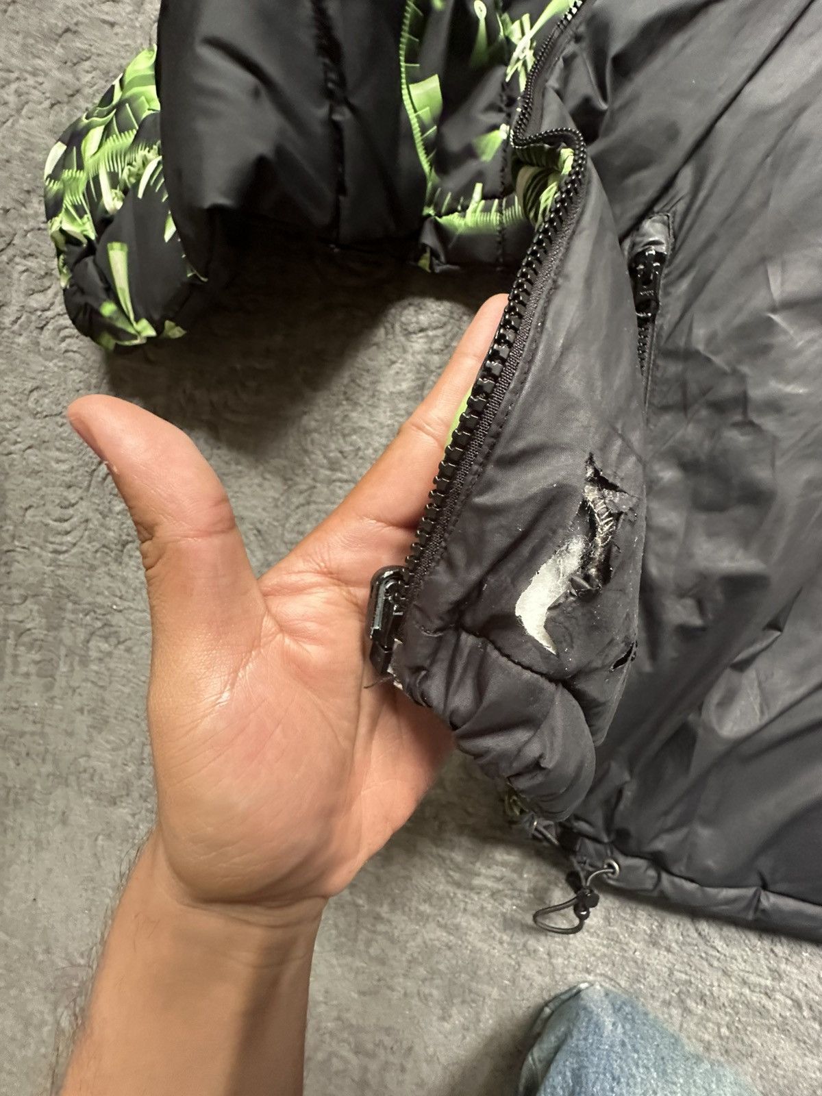 Supreme Supreme Watches Reversible Puffy Jacket 'Black' FW2020 Size US L / EU 52-54 / 3 - 4 Thumbnail
