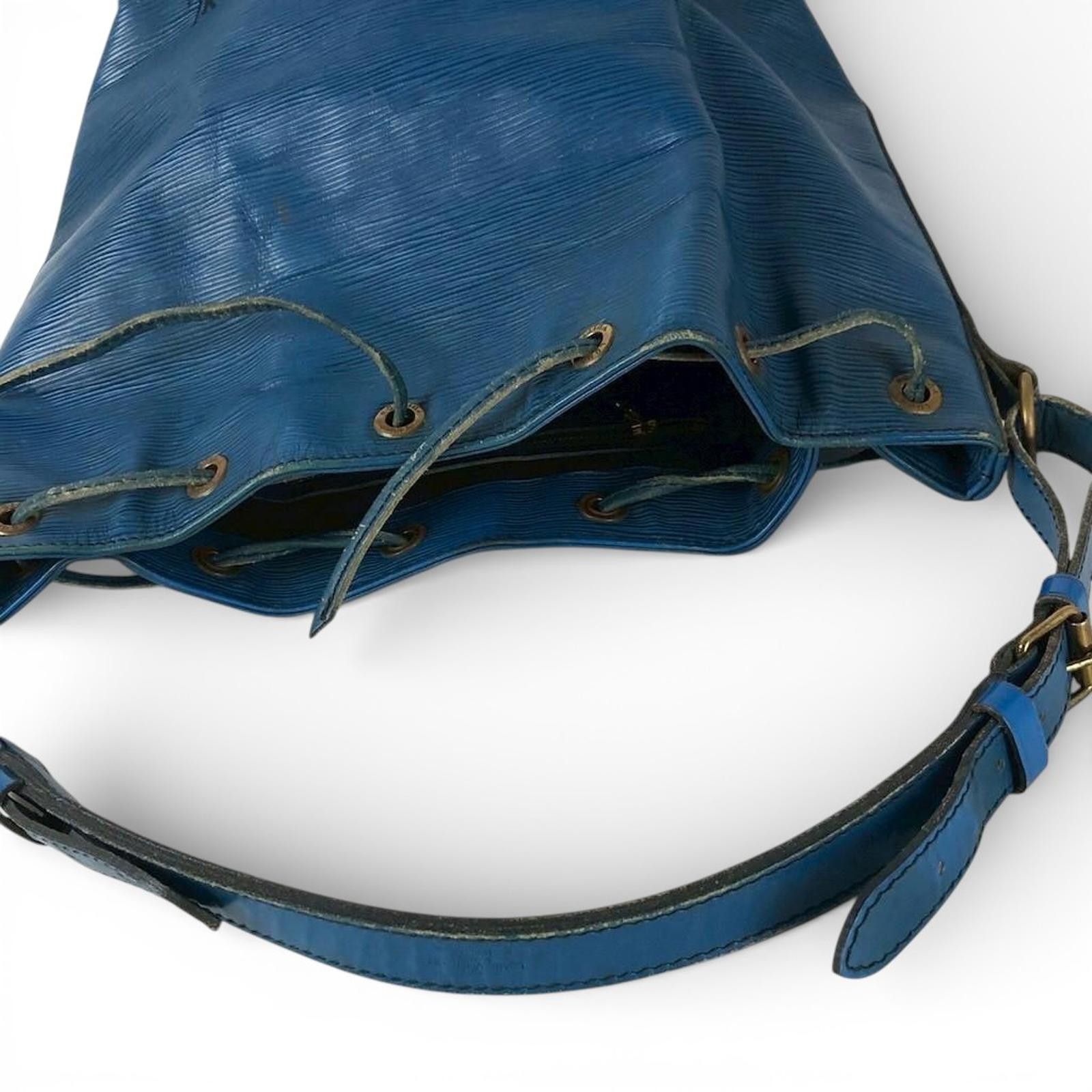 Louis Vuitton Louis Vuitton - Epi Leather Shoulder Bucket Bag Blue Size ONE SIZE - 2 Thumbnail