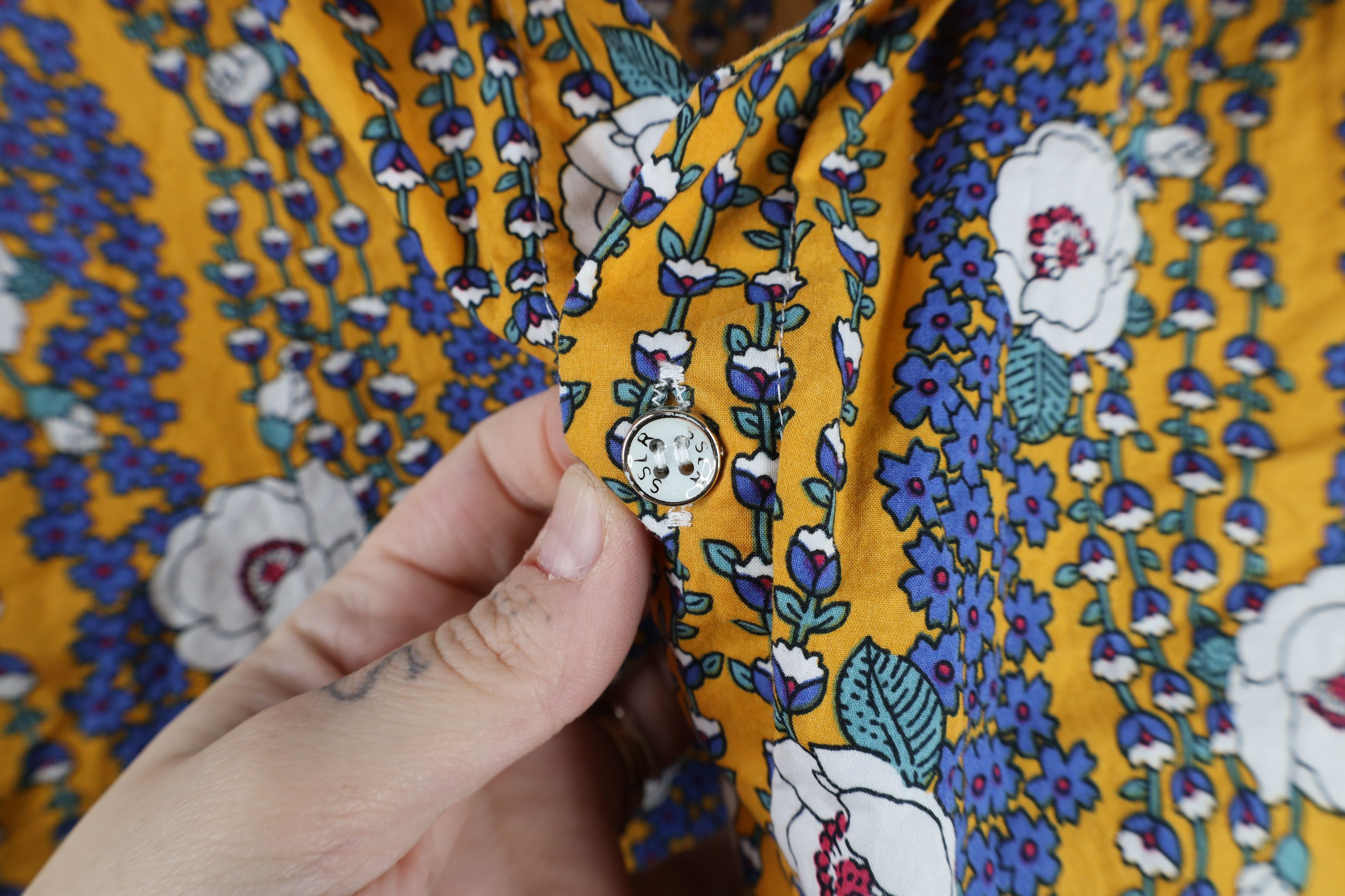 Vintage Vintage Y2K Streetwear Print Short Sleeve Button Shirt Size US XL / EU 56 / 4 - 7 Thumbnail