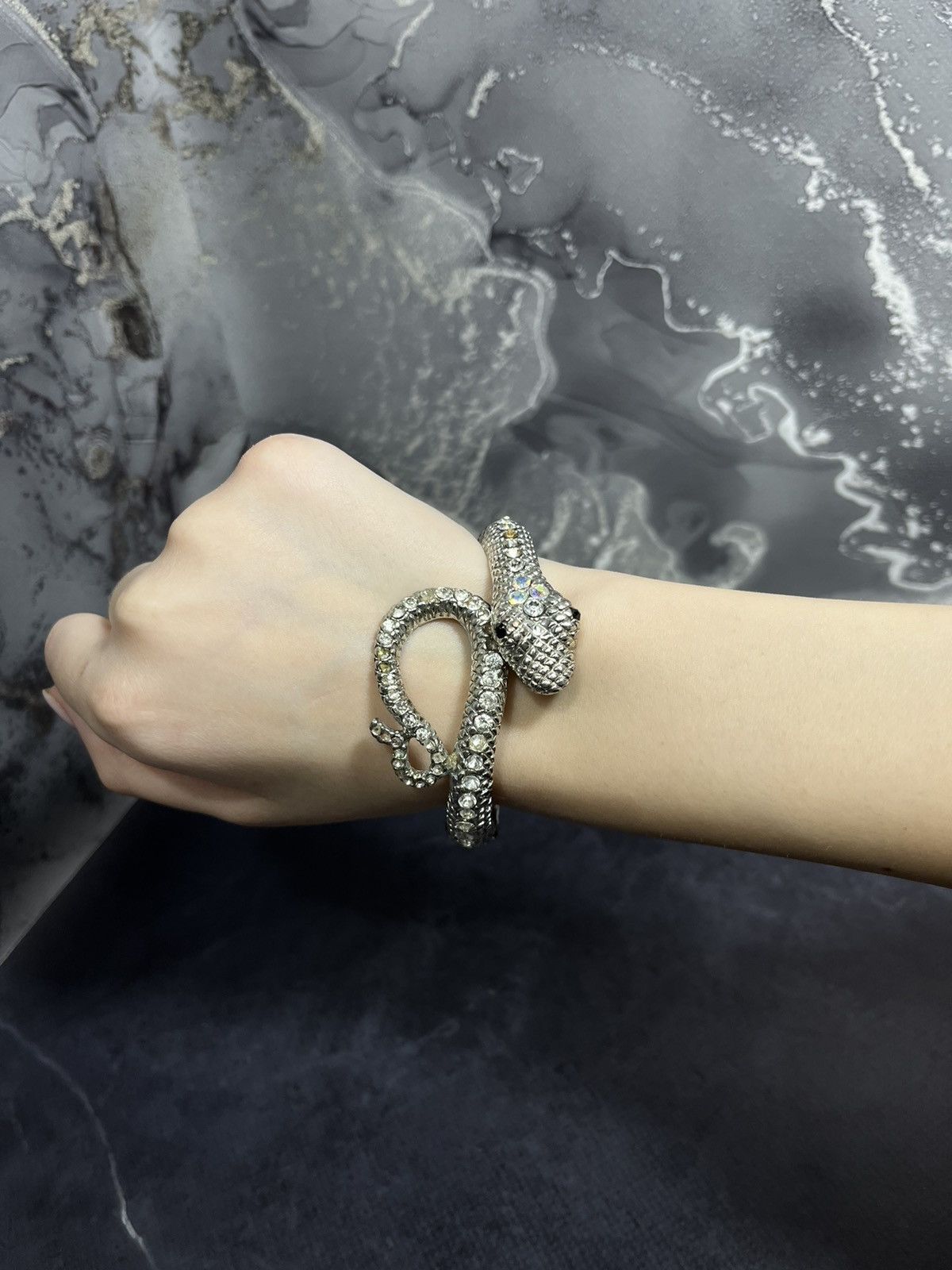 Designer × Jewelry × Vintage Serpent Crystal Bracelet - Vintage Elegance Size ONE SIZE - 3 Thumbnail