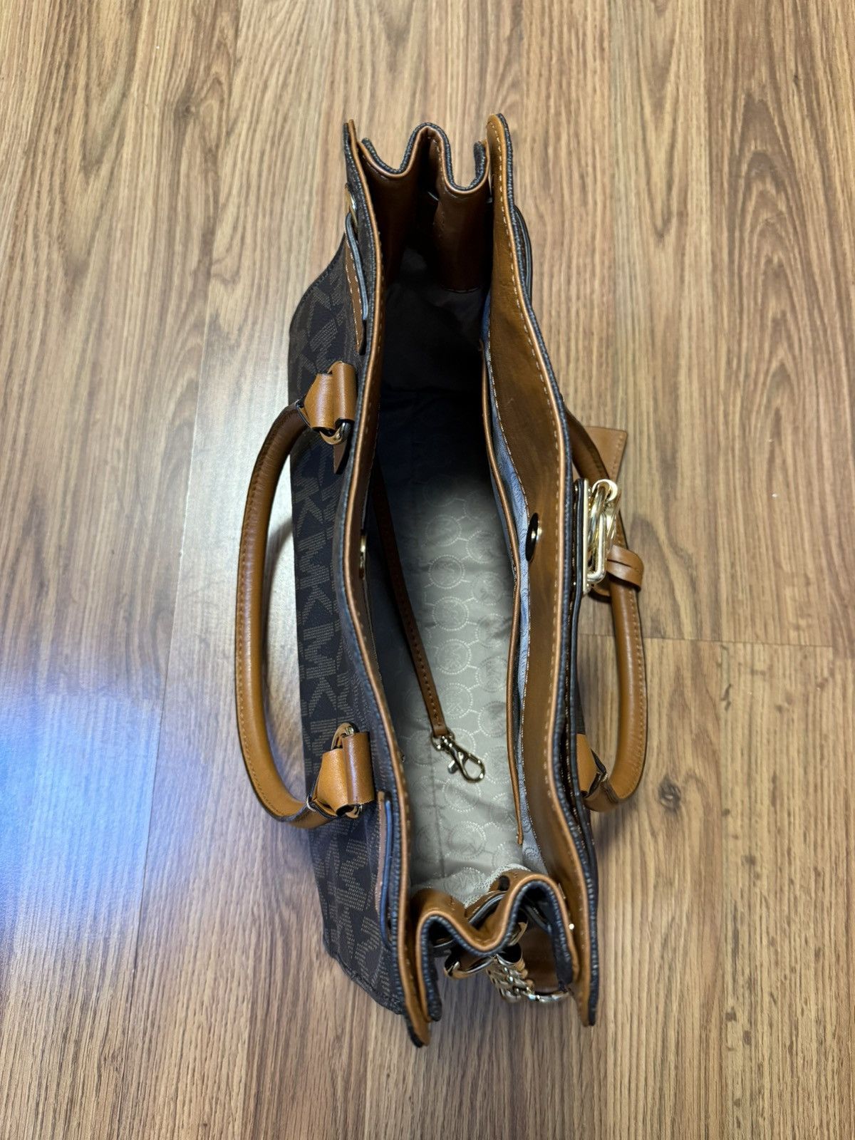 Michael Kors Michael Kors Hamilton Bag Brand New Size ONE SIZE - 6 Thumbnail