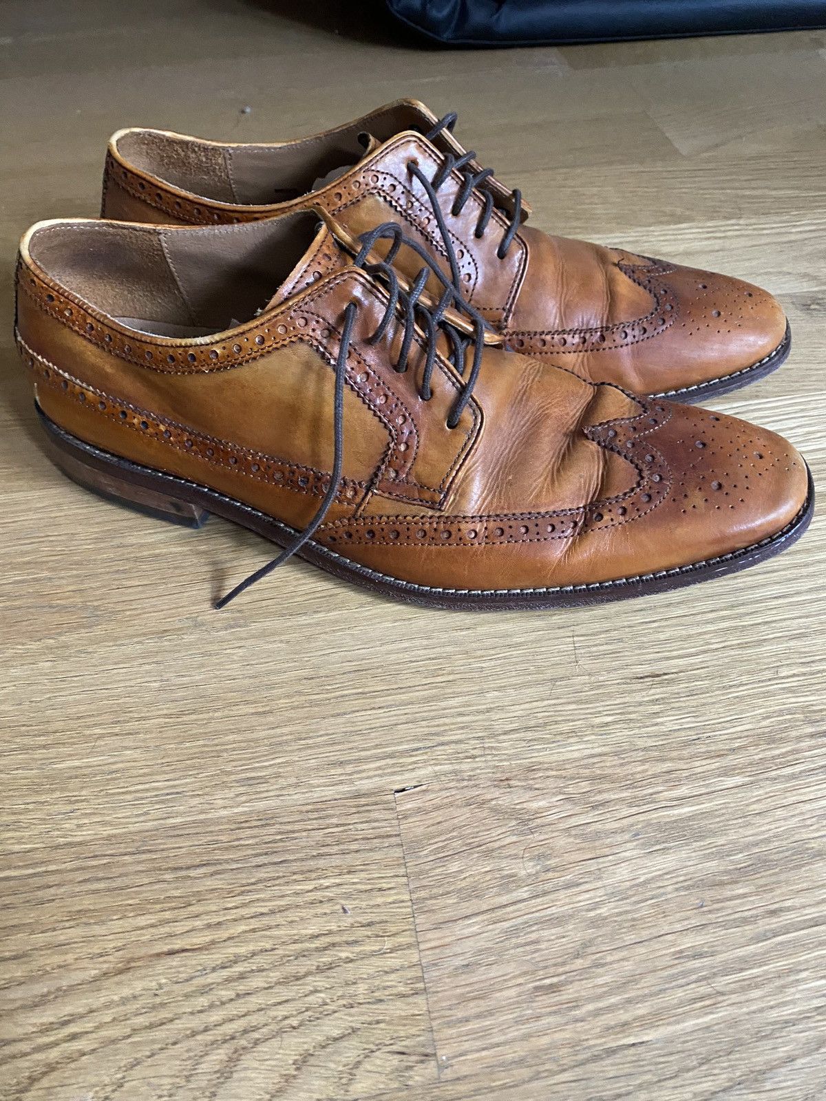 Arsun Zipped Boots in shiny leather