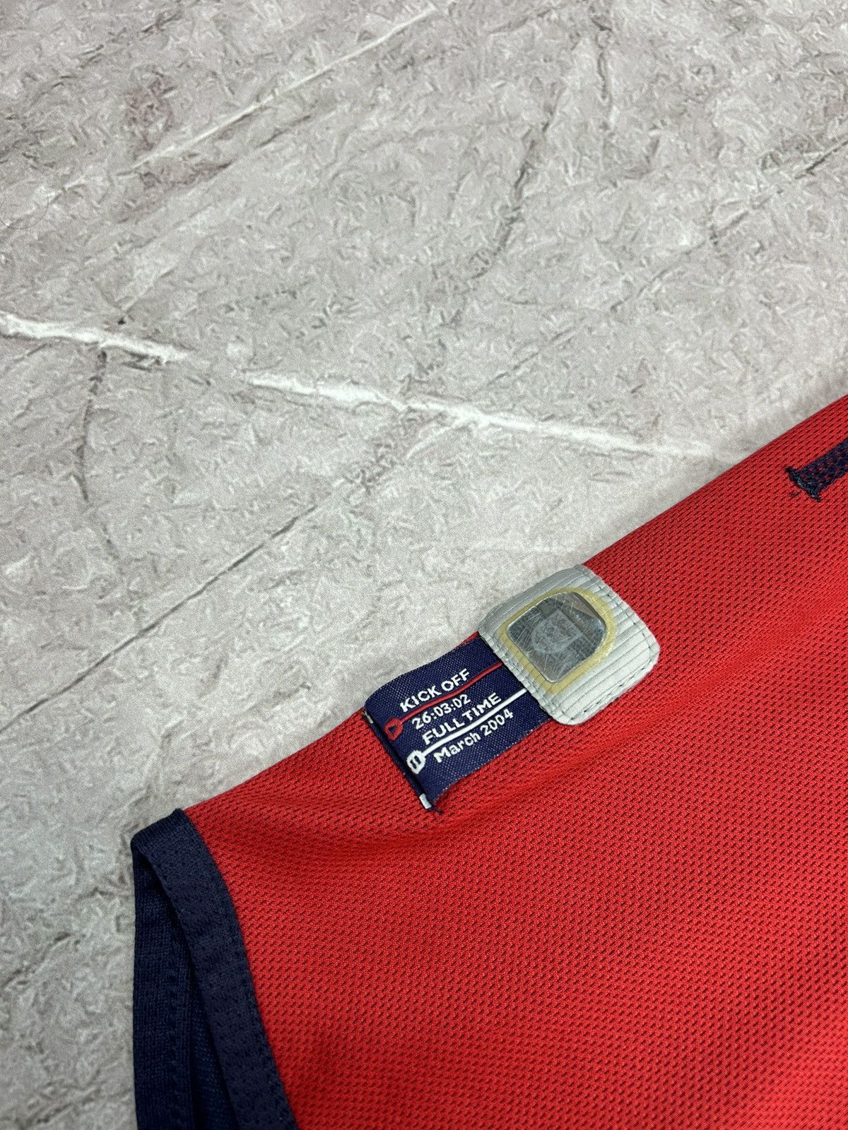 Umbro × Vintage Vintage Umbro England 2004 reversible soccer jersey Size US L / EU 52-54 / 3 - 4 Thumbnail