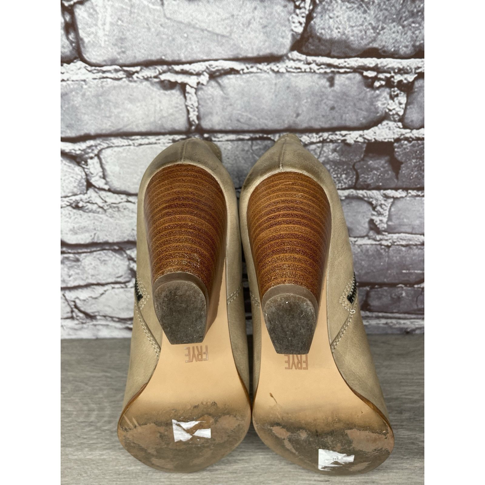 Frye Frye Ash Taupe Leather Pointed Toe Western Heel Booties Wome Size US 10 / IT 40 - 16 Thumbnail