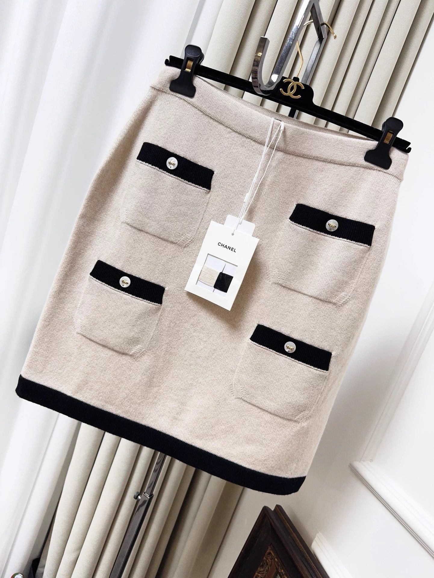Chanel Chanel 25K Knitted Beige Black Gemini Piping Mini Skirt 40 Size 28" / US 6 / IT 42 - 1 Thumbnail