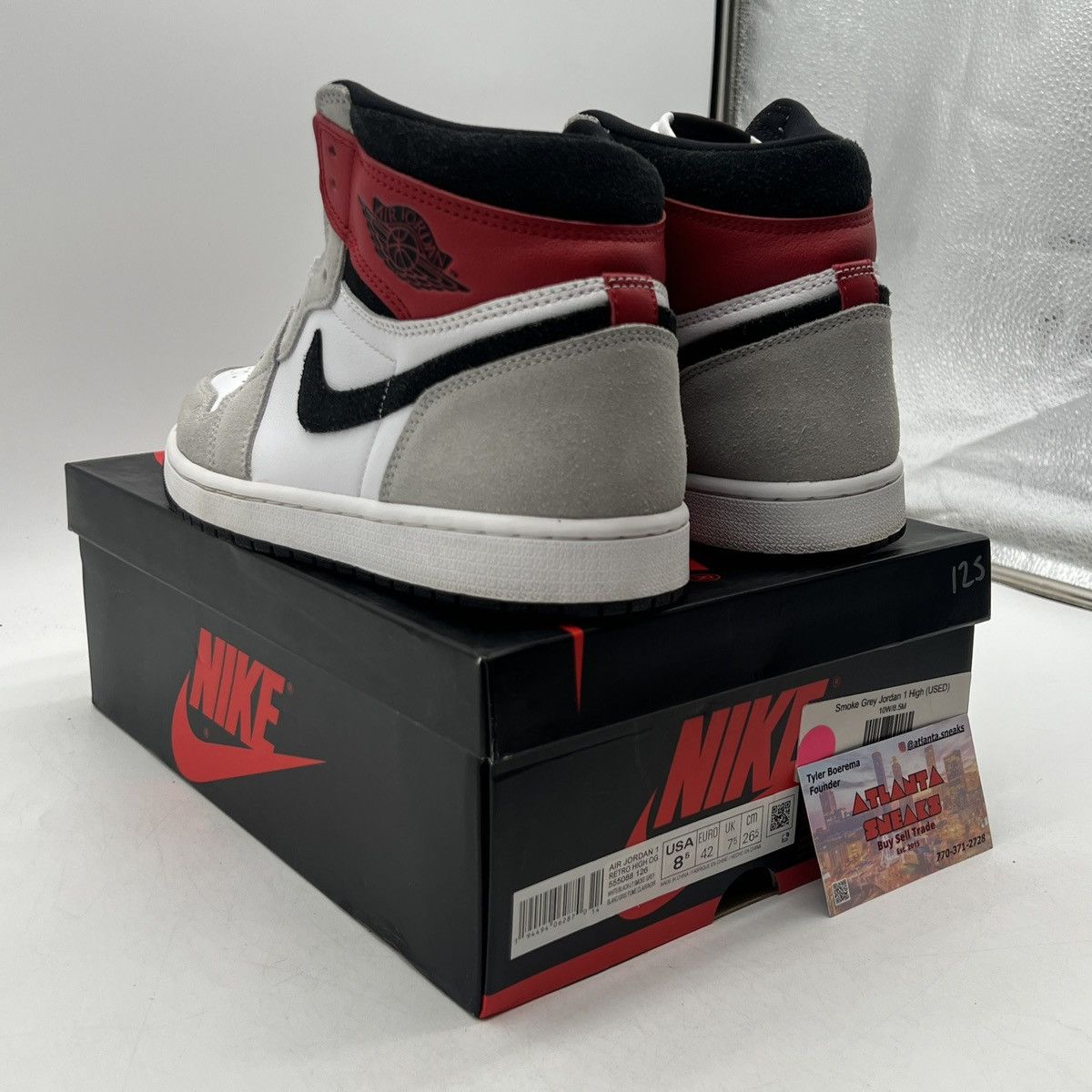 Nike Air Jordan 1 high smoke grey Size US 8.5 / EU 41-42 - 4 Thumbnail