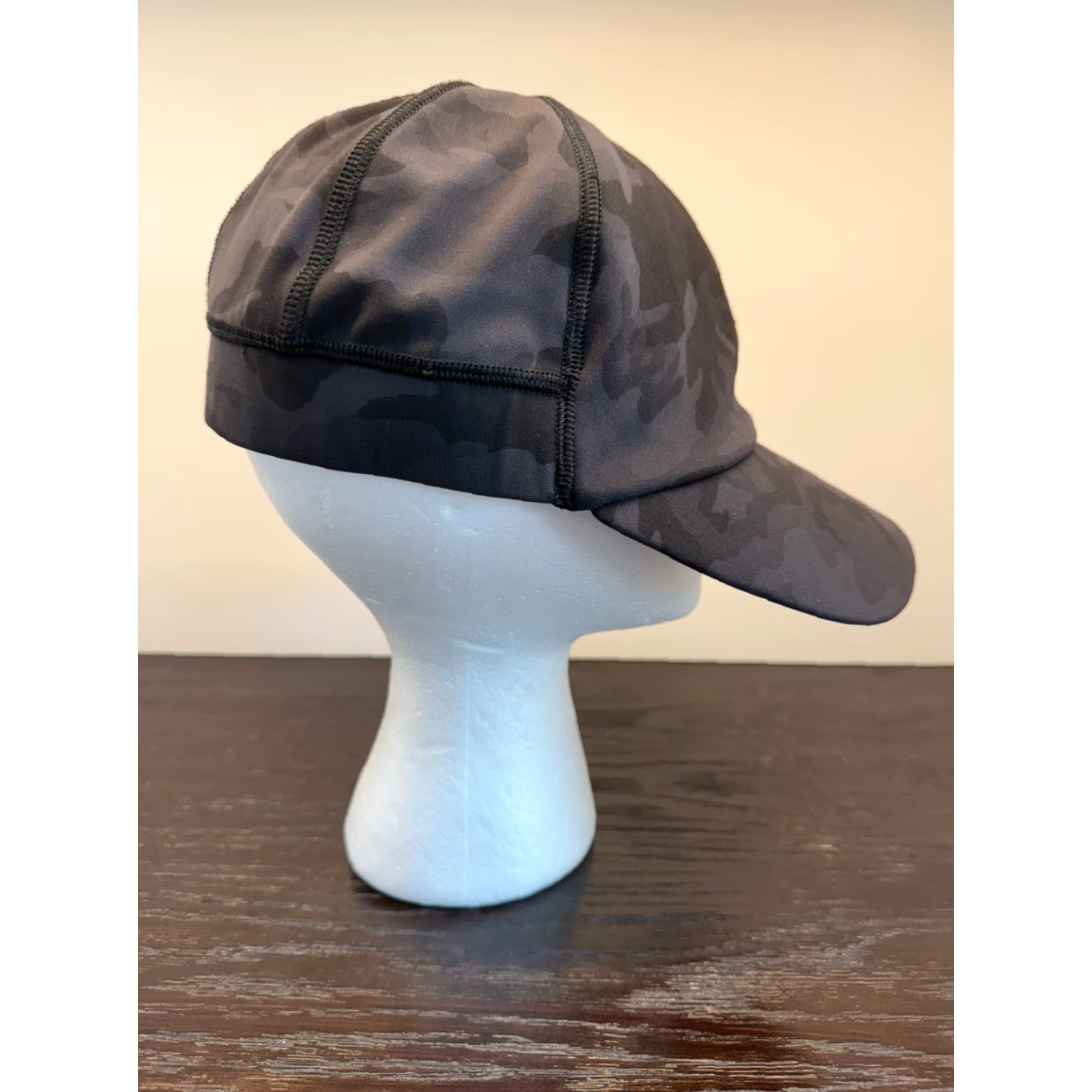 Lululemon Lululemon Hat Women Small Gray Camo Beach Hike Golf Travel Pickleball Resort Size ONE SIZE - 3 Thumbnail