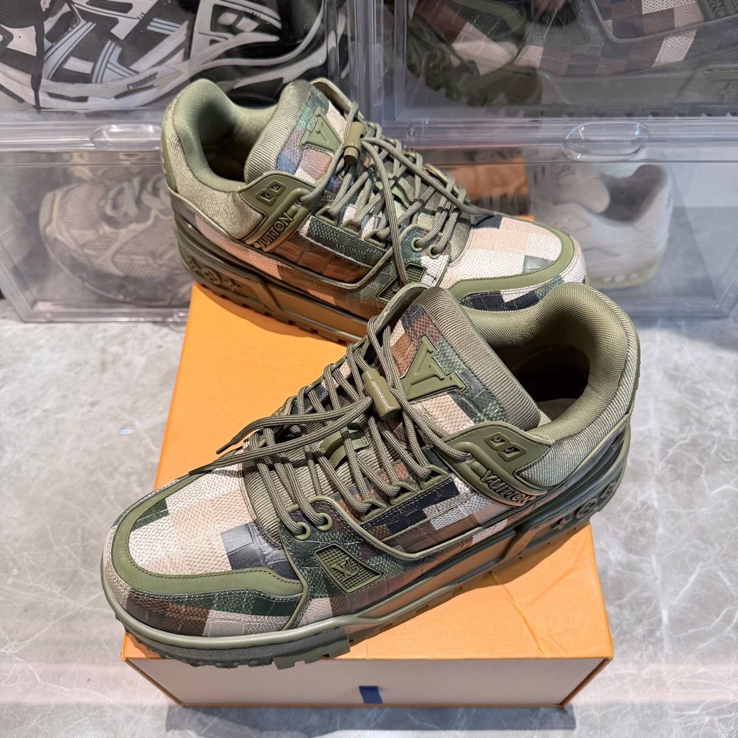 Louis Vuitton Louis Vuitton Green Designer Casual Size US XS / EU 42 / 0 - 1 Thumbnail