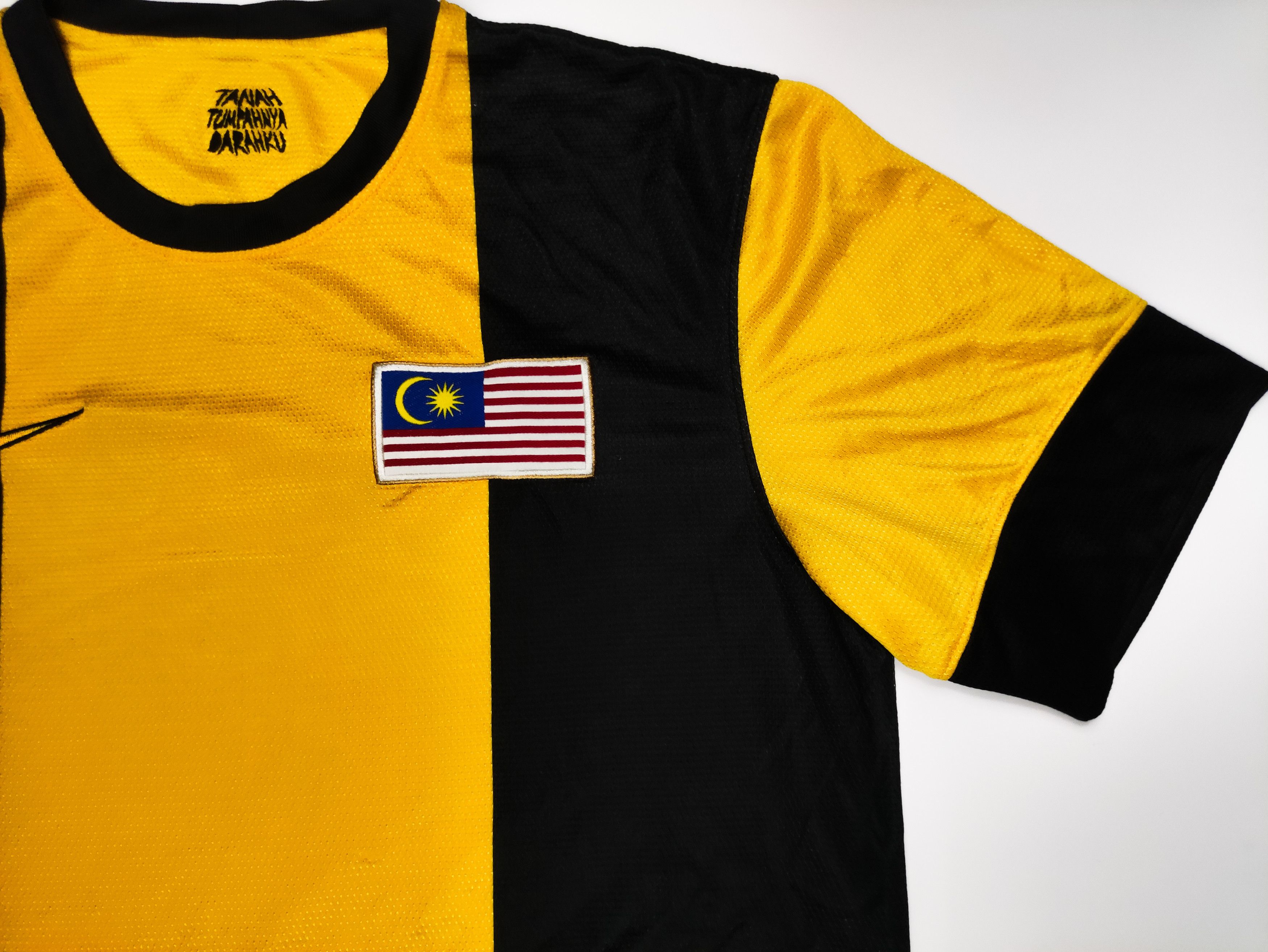 Nike Malaysia 2012 2013 Nike Home Shirt Kit Jersey Kuala Lumpur Size US M / EU 48-50 / 2 - 11 Thumbnail