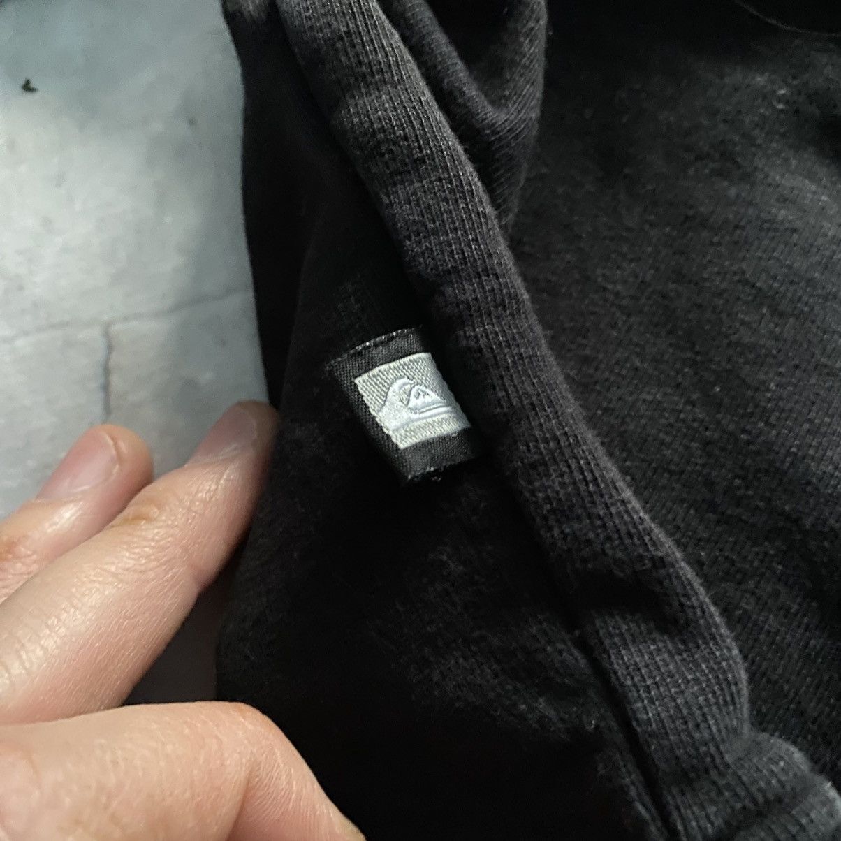 Vintage Vintage Quicksilver Faded Big Logo Zip Sweatshirt Surf Size US L / EU 52-54 / 3 - 5 Thumbnail