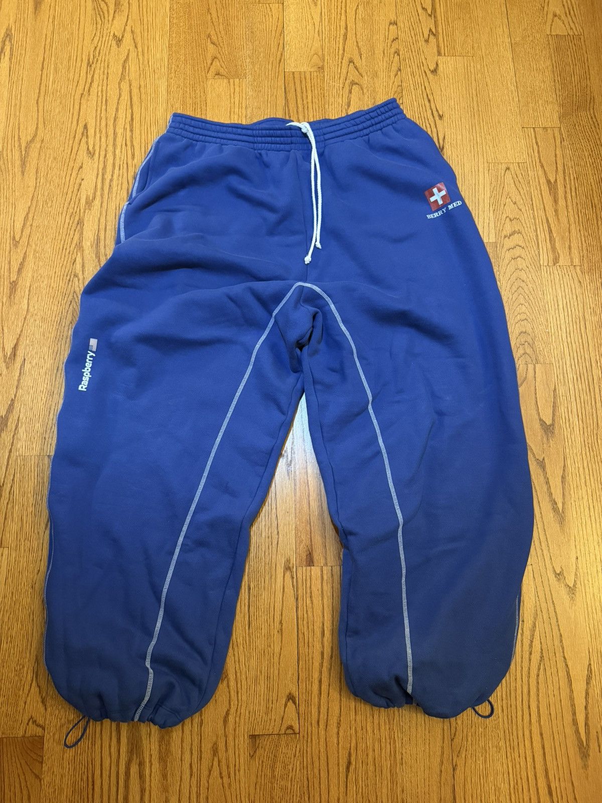 The GV Gallery The GV Gallery Berry Med Sweats Size US 36 / EU 52 - 4 Thumbnail