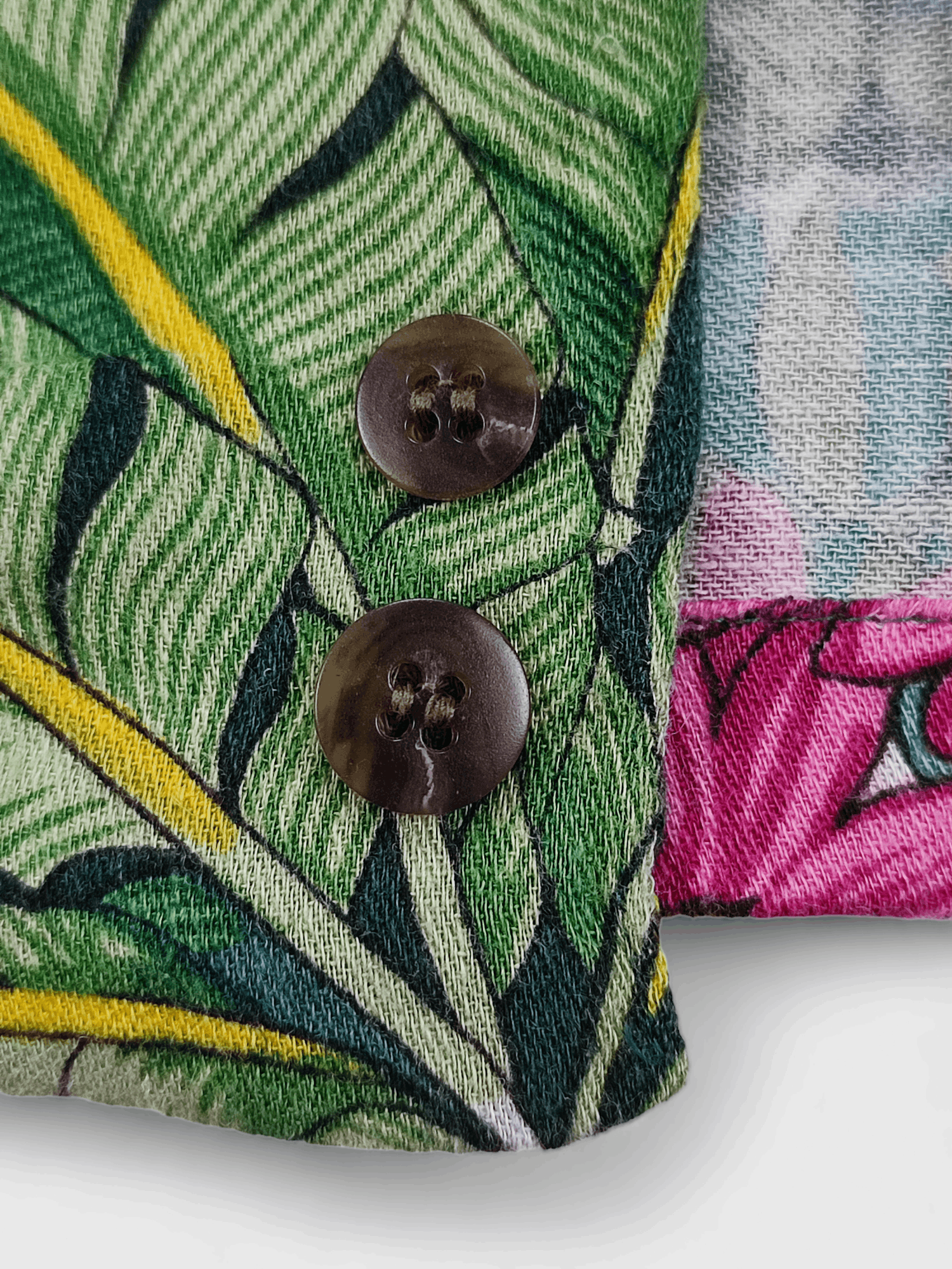 Vintage Vintage Beppe Spadacini Sports Hawaiian Rayon Shirt Size US XL / EU 56 / 4 - 11 Thumbnail