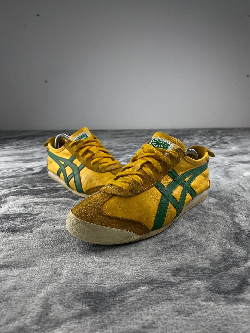 Asics Asics Onitsuka Tiger Mexico 66 Sneakers Size US 6.5 / EU 39-40 - 1 Thumbnail