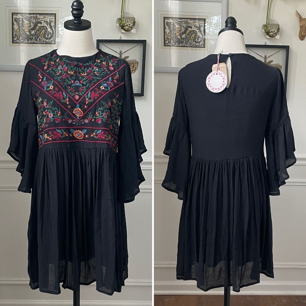 Other NWT Umgee Black Embroidered Trumpet Sleeve Dress S Size S / US 4 / IT 40 - 1 Thumbnail