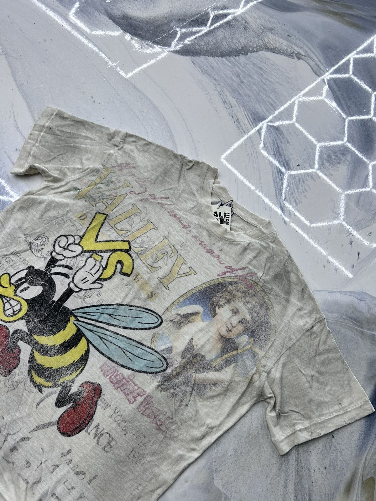 Vale Vale Mayhem Tee Cream Size S Size US S / EU 44-46 / 1 - 5 Thumbnail