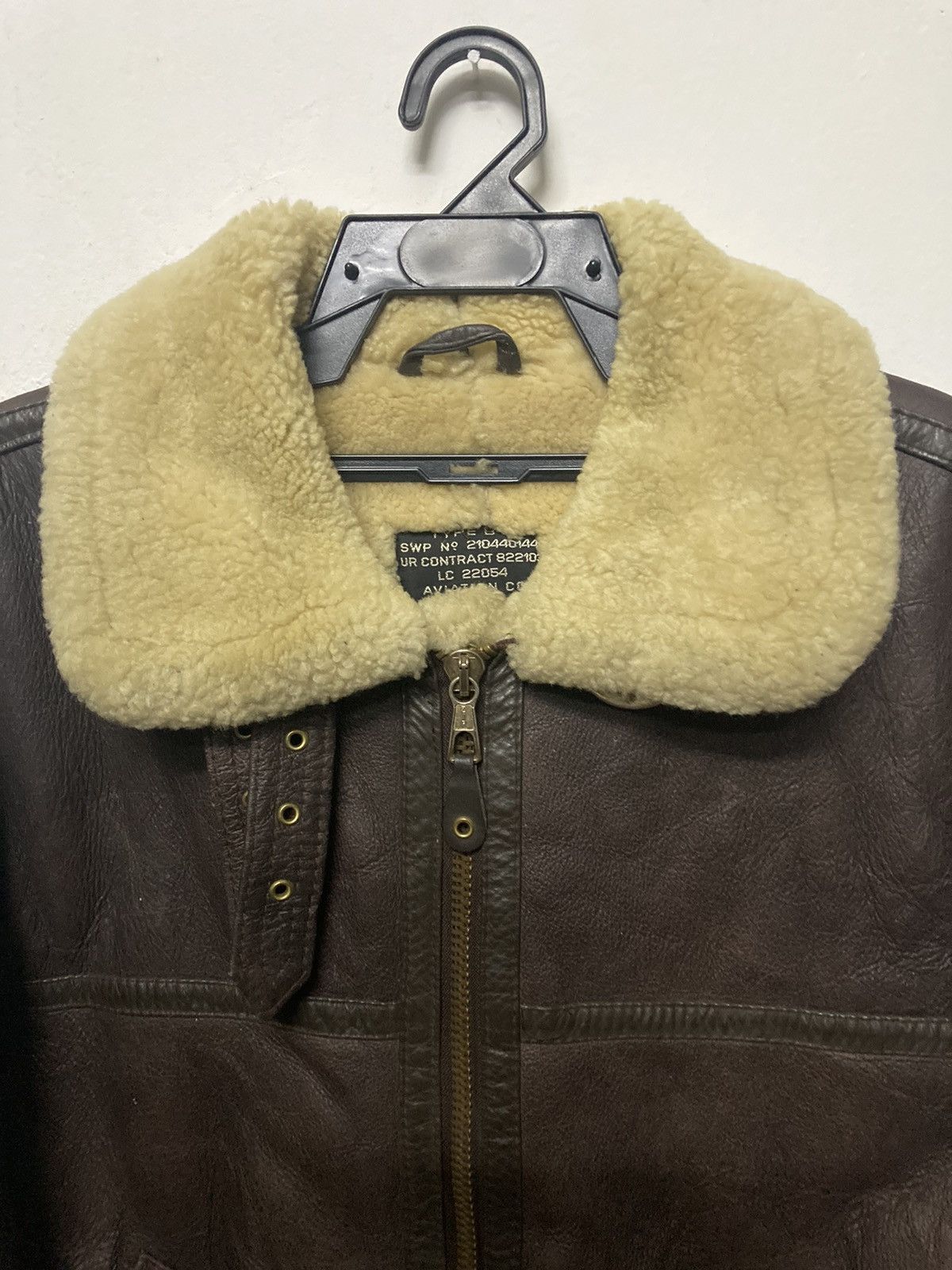Leather Vintage U.S Army Aviation B-3 Leather Jacket Made in Uruguay Size US L / EU 52-54 / 3 - 4 Thumbnail