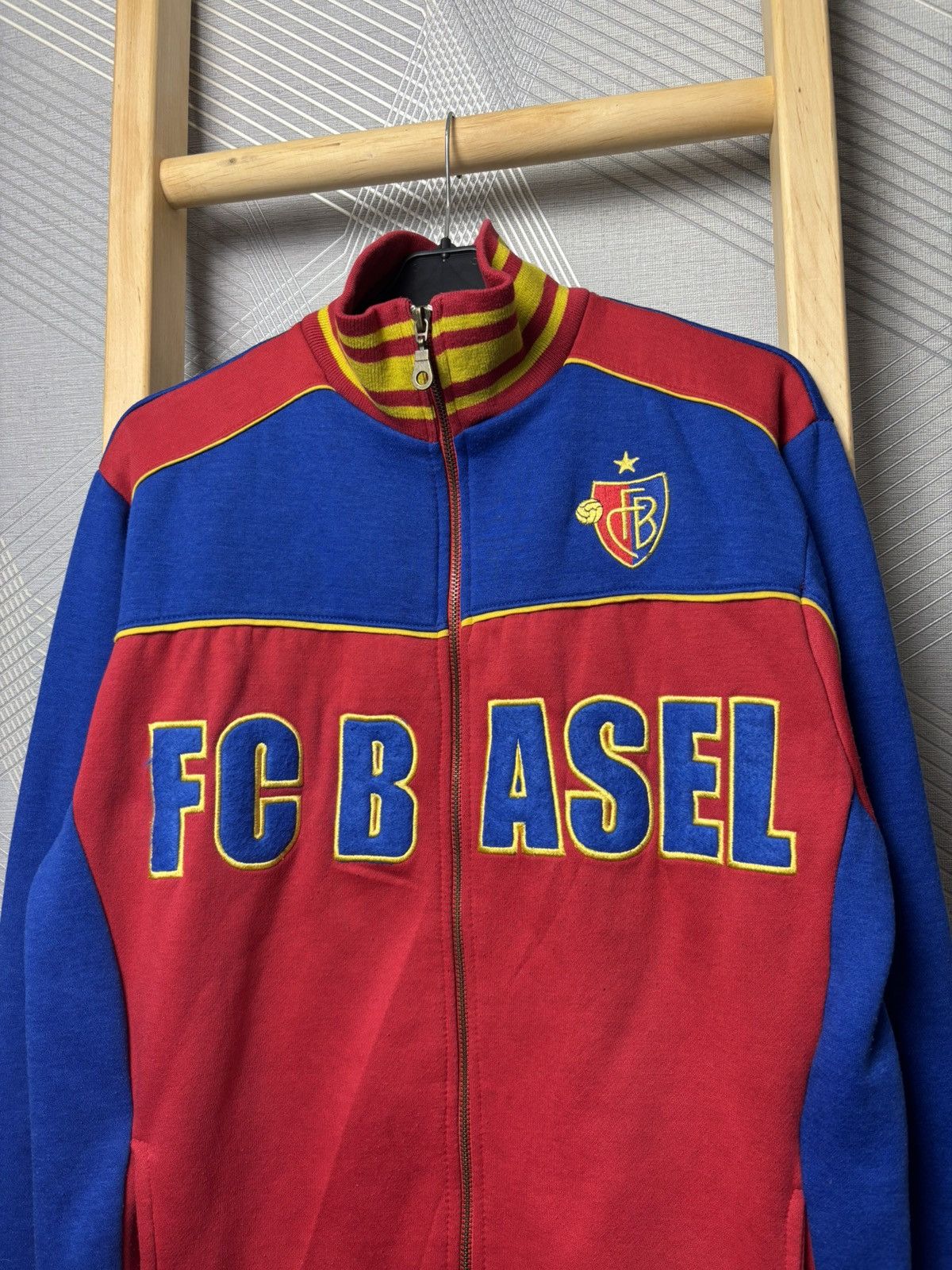 Vintage Vintage FC Basel 1893 Streetwear Zip Hoodie Size US M / EU 48-50 / 2 - 2 Thumbnail