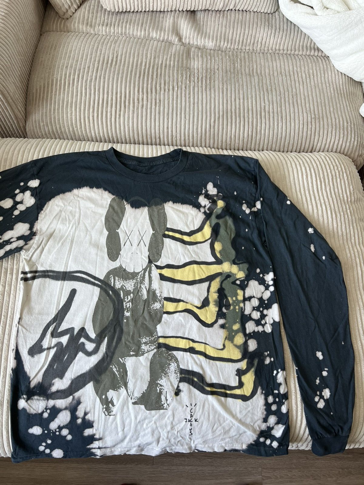 Travis Scott Travis Scott Kaws Fragment Long Sleeve Shirt Size US M / EU 48-50 / 2 - 2 Thumbnail