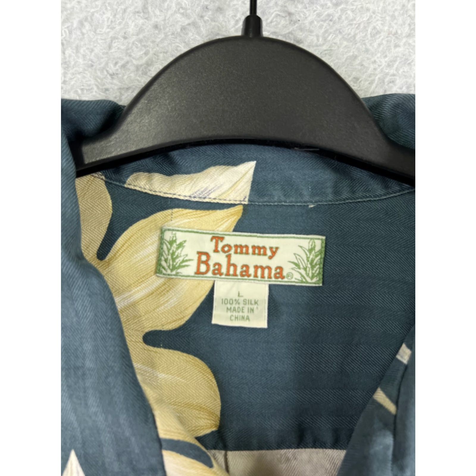 Tommy Bahama Tommy Bahama Shirt Men Large Gray Palm Floral Print Hawaiian Button Up 100% Silk Size US L / EU 52-54 / 3 - 3 Thumbnail