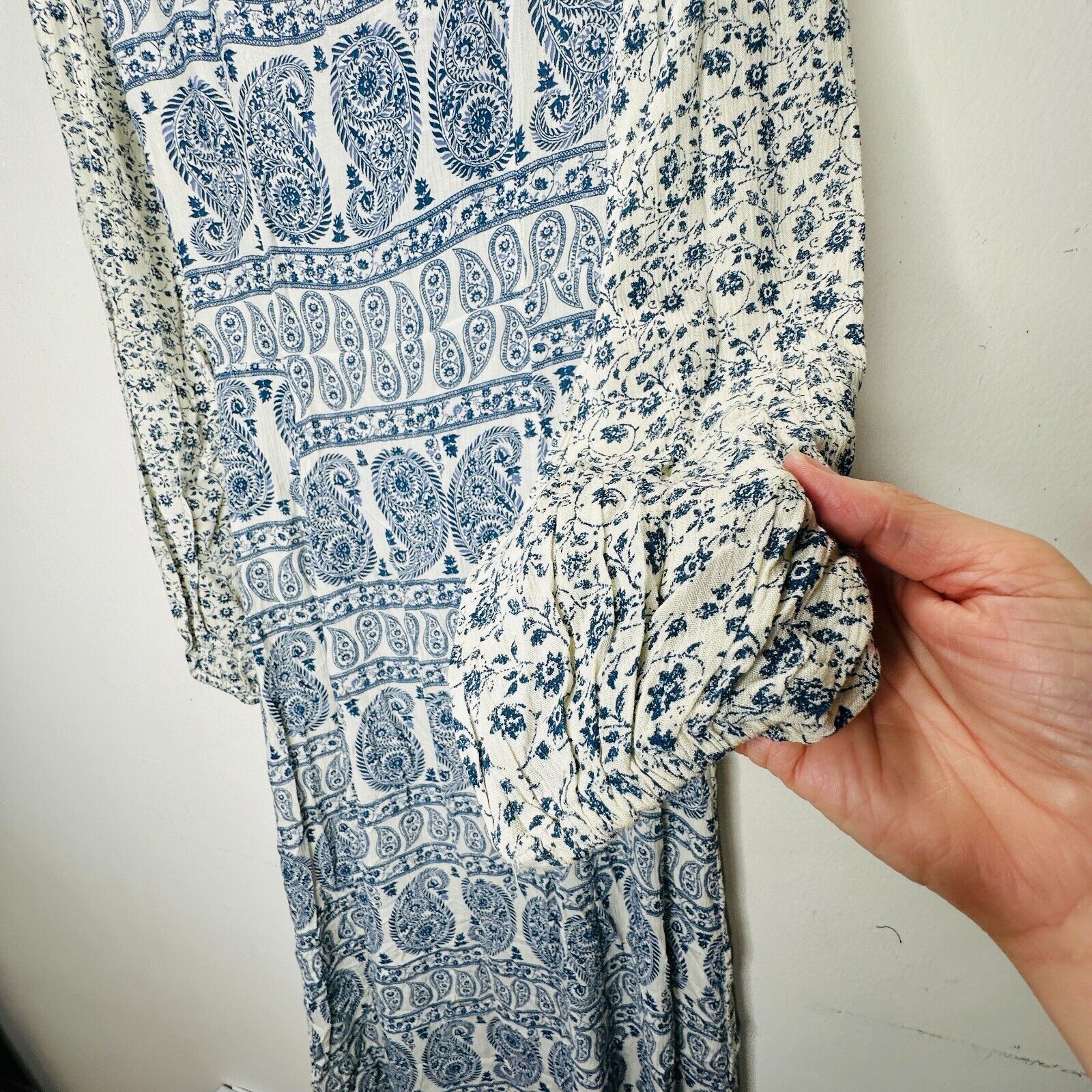 Other Stradivarius Floral Paisley Long Sleeve VNeck Maxi Dress Size S / US 4 / IT 40 - 13 Thumbnail