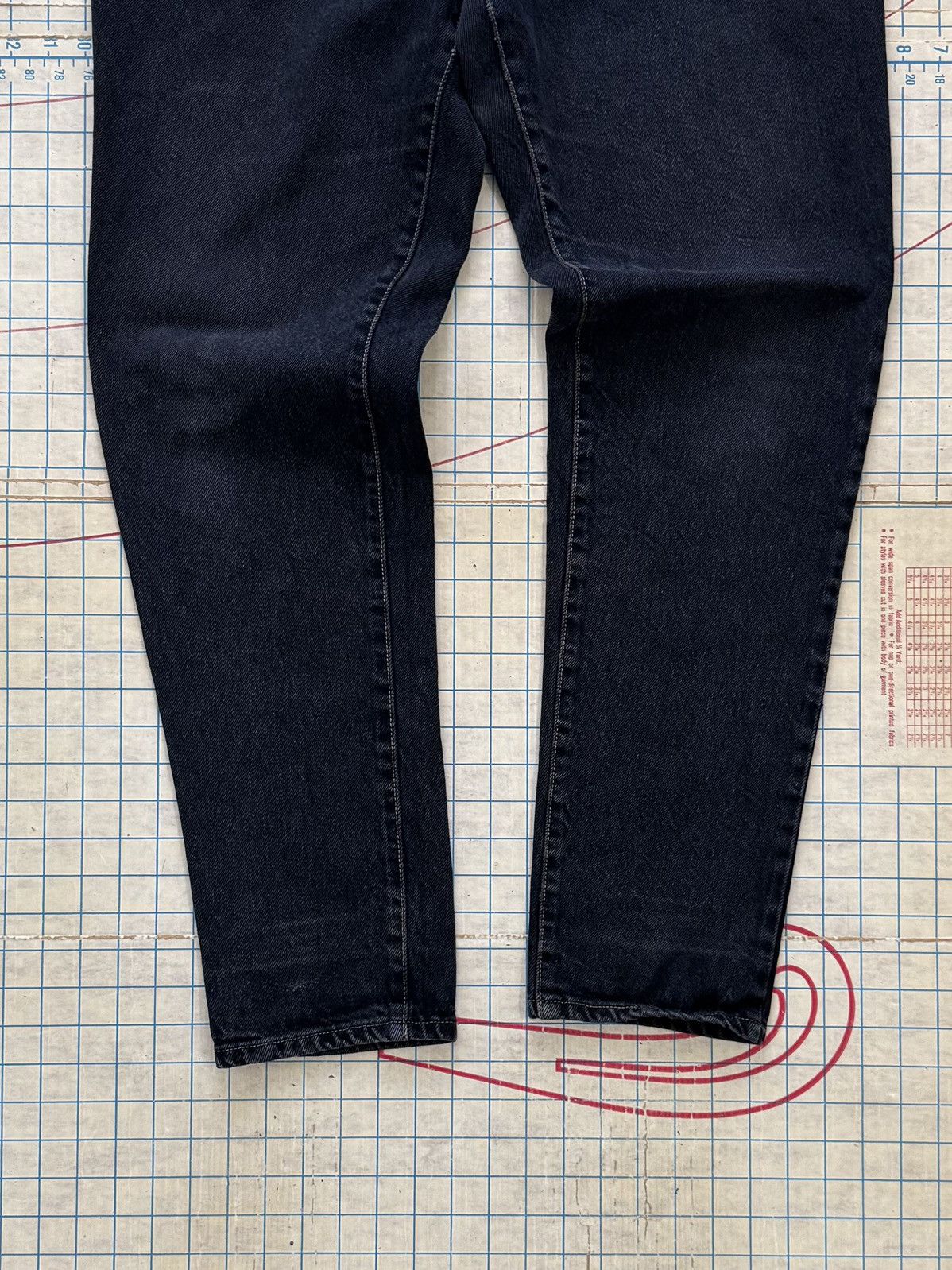 Guess Vintage 90’s Guess Jeans Dark Washed Tapered Leg Size 32x32 Size US 32 / EU 48 - 4 Thumbnail