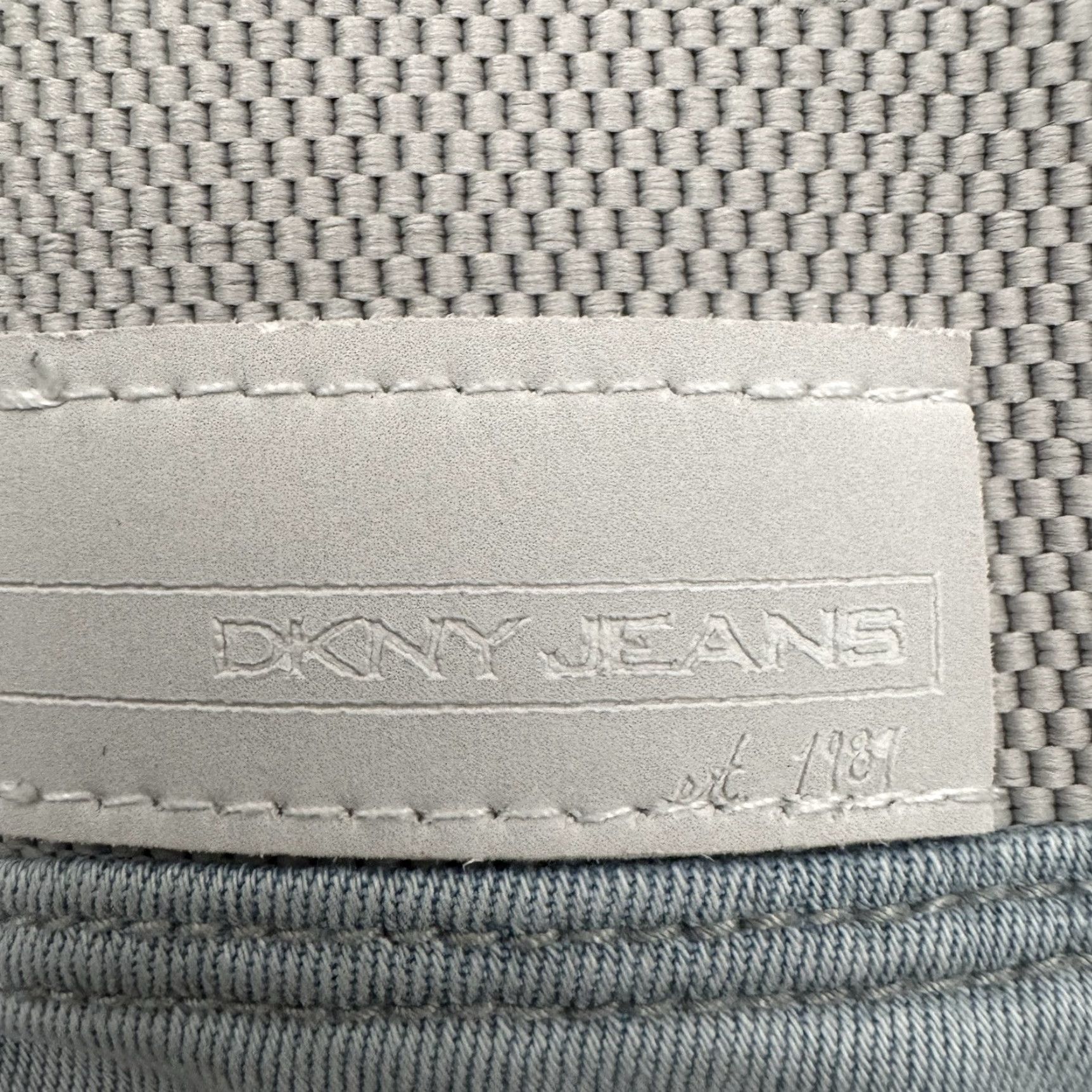 DKNY DKNY Jeans Womens Size 10 Y2K Grunge Streetwear Light Wash Denim Coastal City Womens 10 Jeans Size 32" / US 10 / IT 46 - 7 Thumbnail
