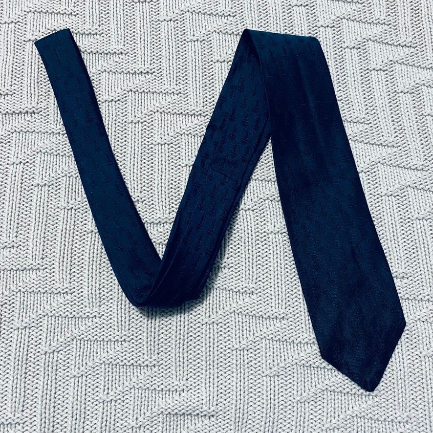 Bloomingdale's Vintage Bloomingdale's navy silk tie Size ONE SIZE - 1 Thumbnail