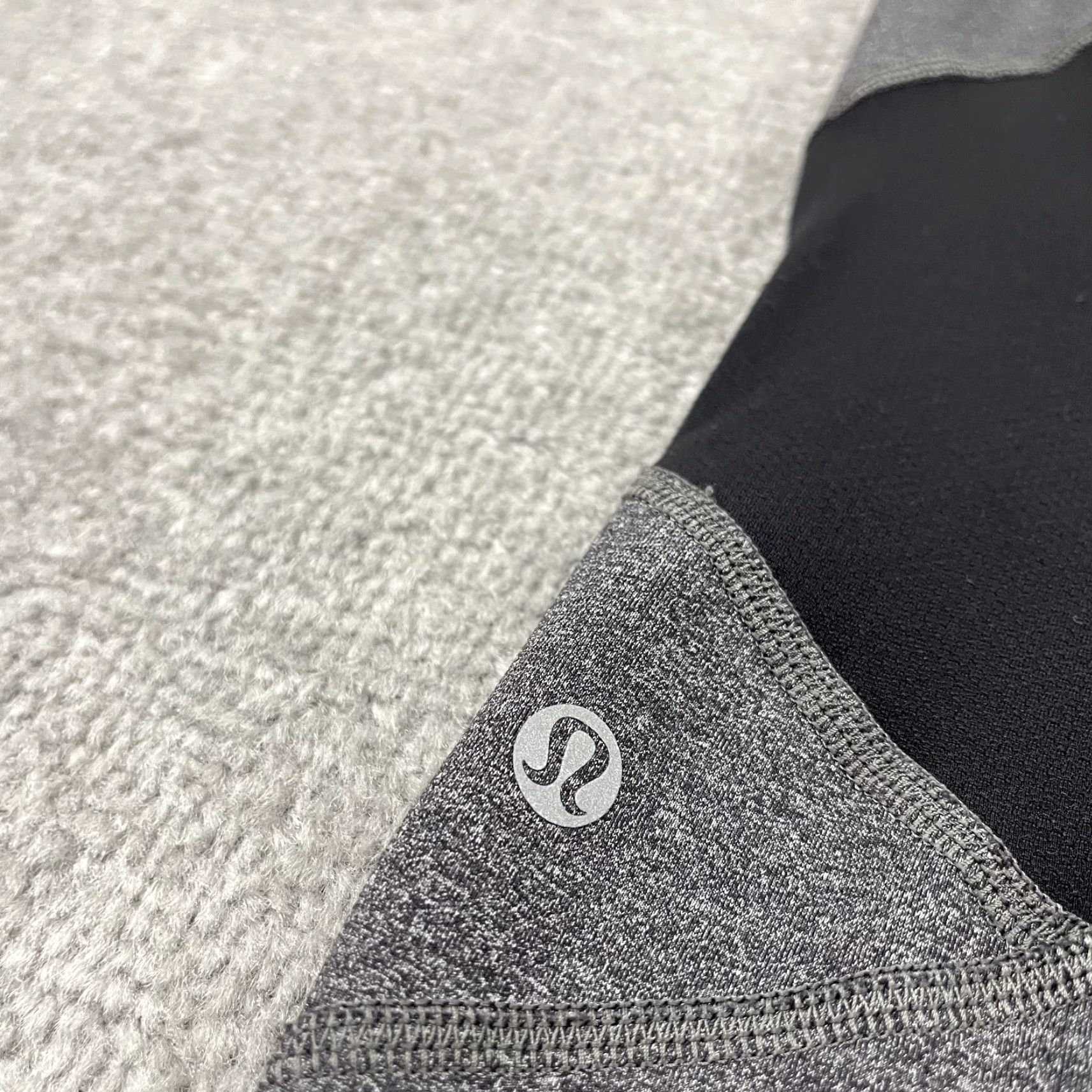 Lululemon Lululemon Pace Rival Crop Leggings Women Size 8 / 22" Heather Gray Black Running Size 30" / US 8 / IT 44 - 2 Thumbnail