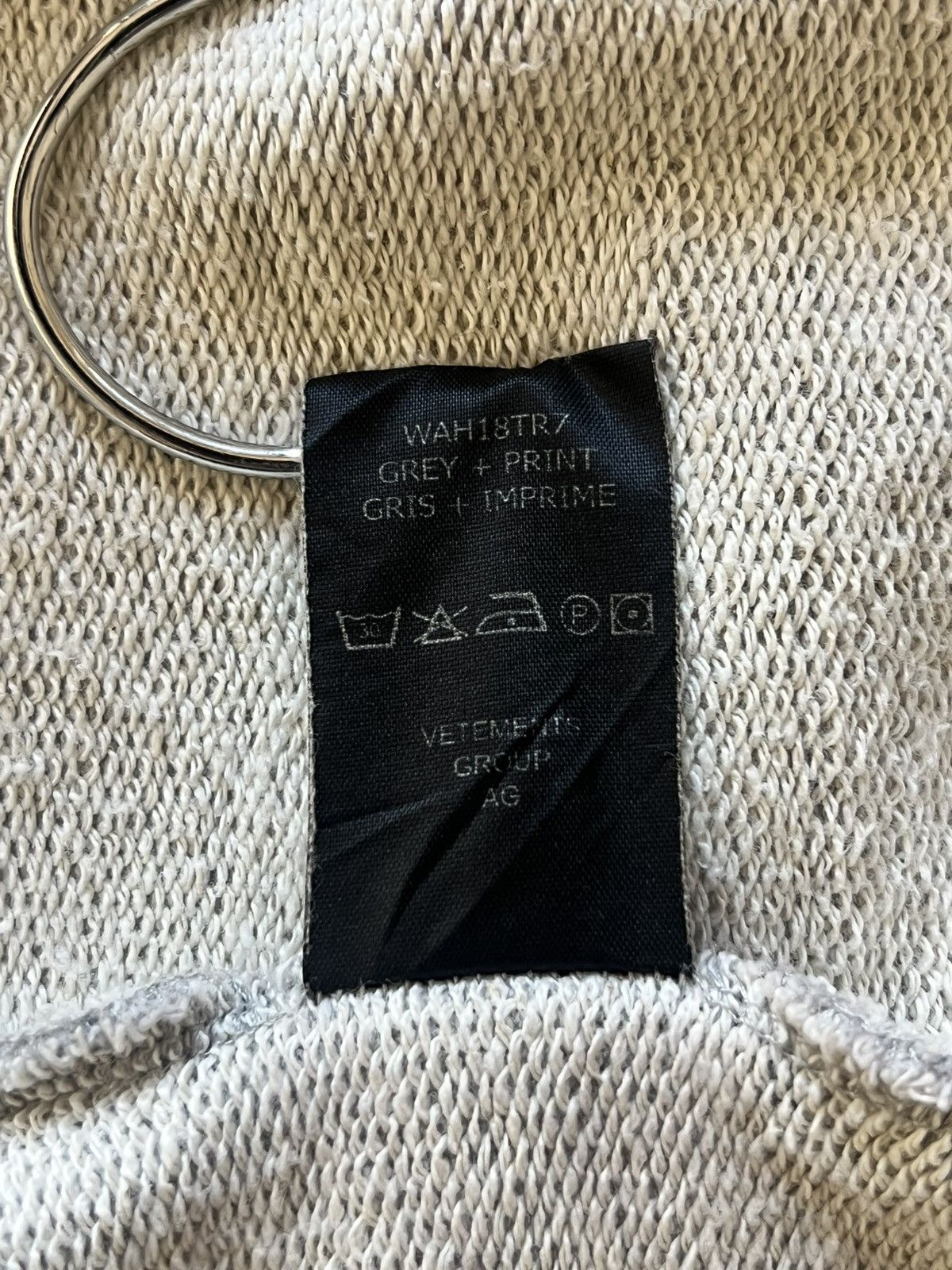 Vetements FW18 VETEMENTS MISSPLACED HOODIE Size US S / EU 44-46 / 1 - 15 Thumbnail
