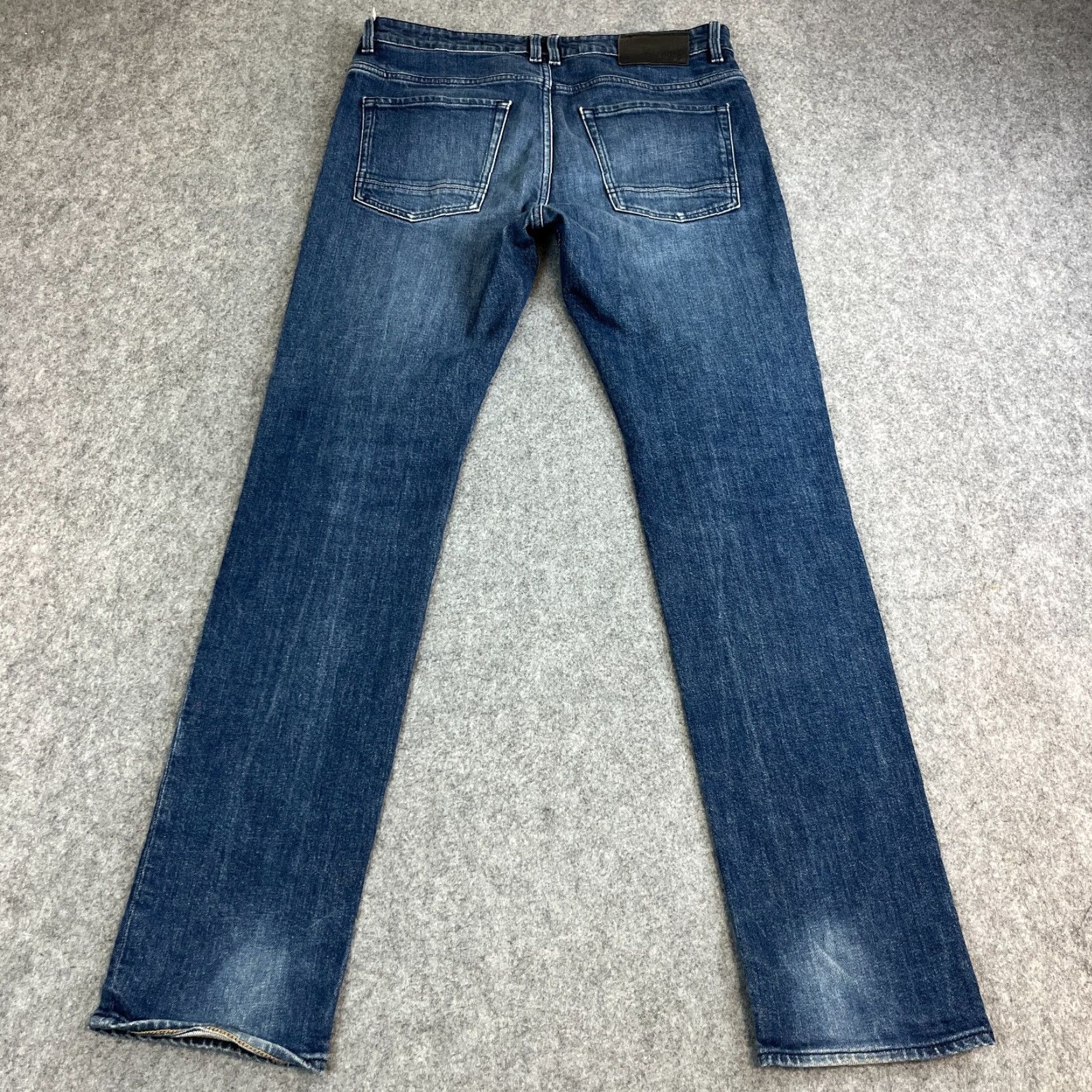 Hugo Boss HUGO BOSS Jeans Slim Fit 32 32 Dark Wash Blue Denim 5-Pocket Tapered Men Louisville Delaware Size US 32 / EU 48 - 2 Thumbnail