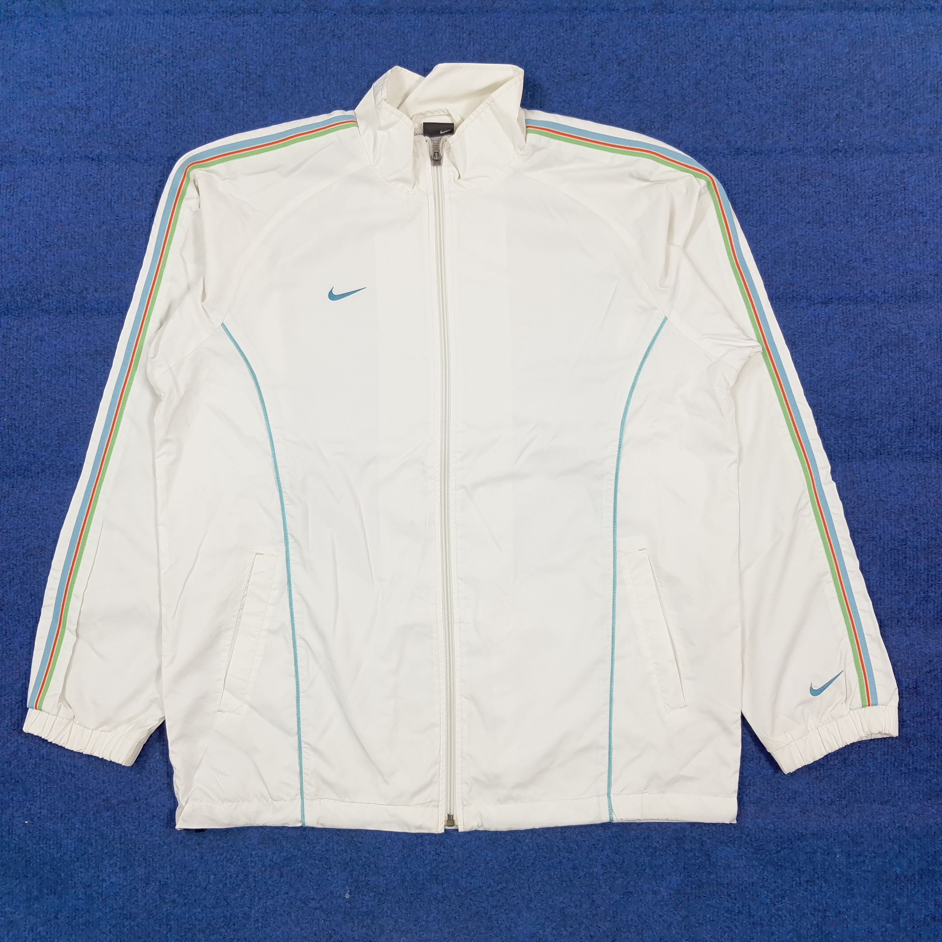 Nike Vintage Nike Windbreaker Jacket White Y2K Track Top C306N8 Size US L / EU 52-54 / 3 - 1 Thumbnail