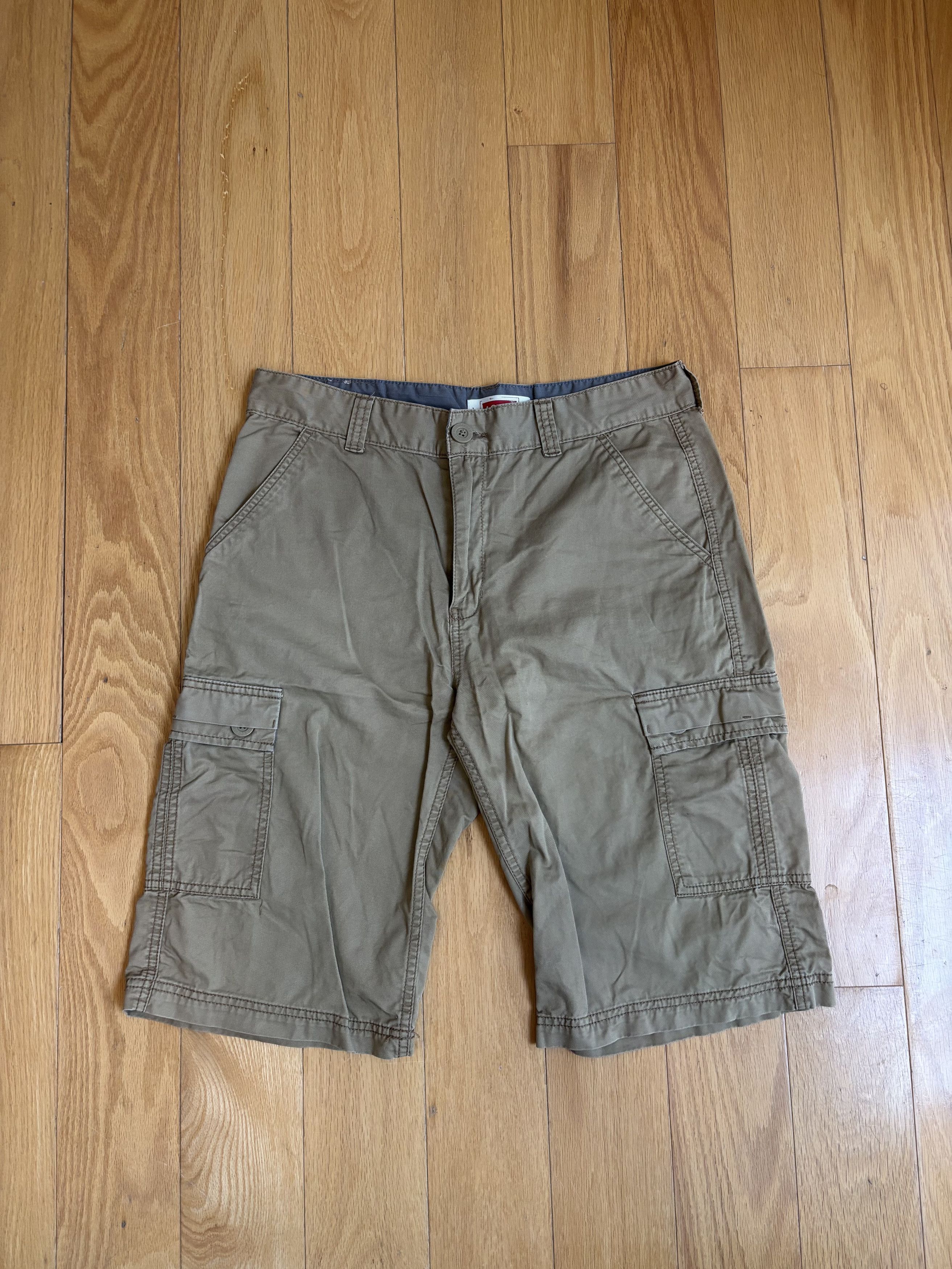 Levi's Vintage Levis Khaki Cargo Shorts 30 Size US 30 / EU 46 - 1 Thumbnail