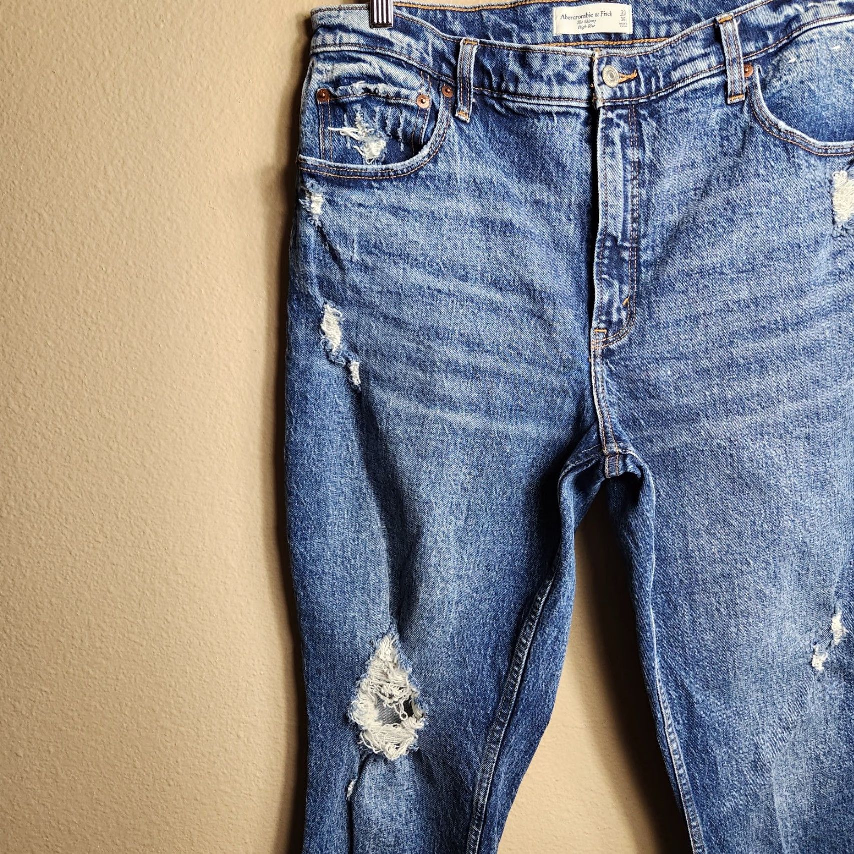 Abercrombie & Fitch Abercrombie & Fitch Womens Skinny High Rise Distressed Jeans 16/33 Jeans Blue 5-Pocket Festival Bohemian Distressed Stretch Mens Girls Womens? Size 38" / US 16 / IT 52 - 2 Thumbnail