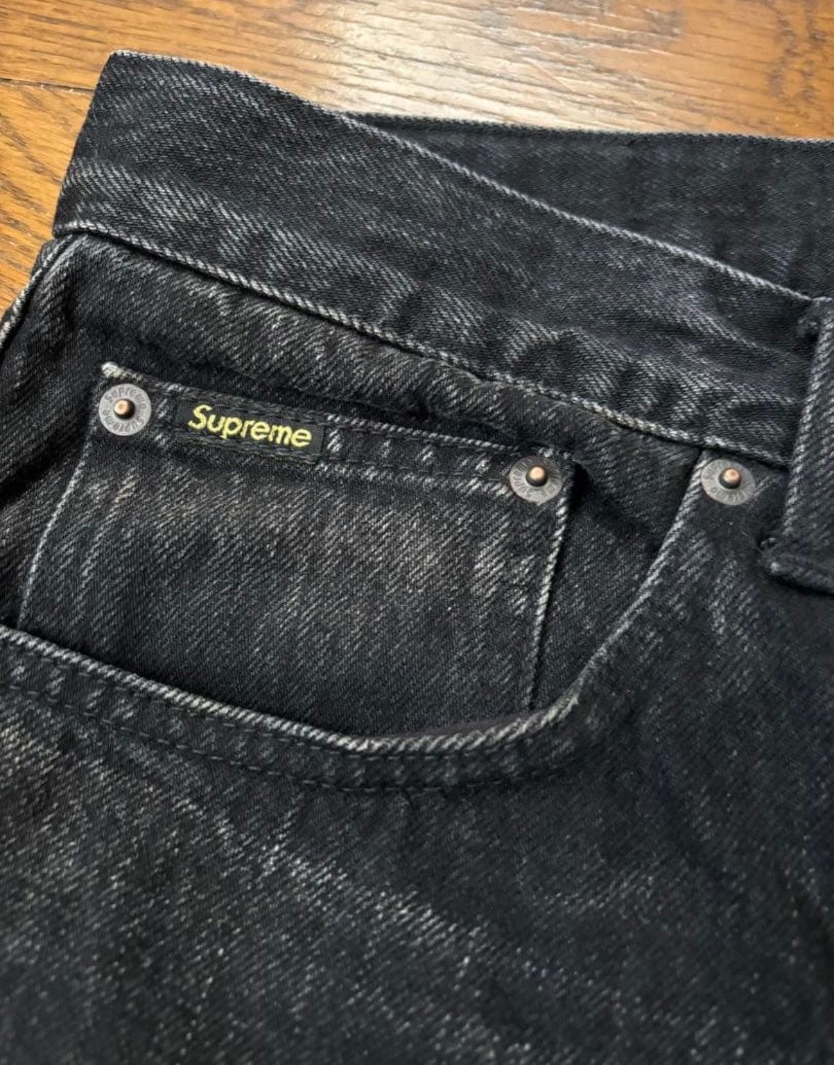 Supreme supreme distressed loose fit selvedge jean Size US 32 / EU 48 - 3 Thumbnail