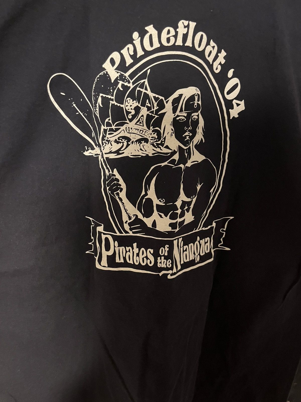 Anvil × Vintage Vintage Y2K 2000’s 2004 Pirates Pridefloat sleeveless shirt Size US L / EU 52-54 / 3 - 8 Thumbnail