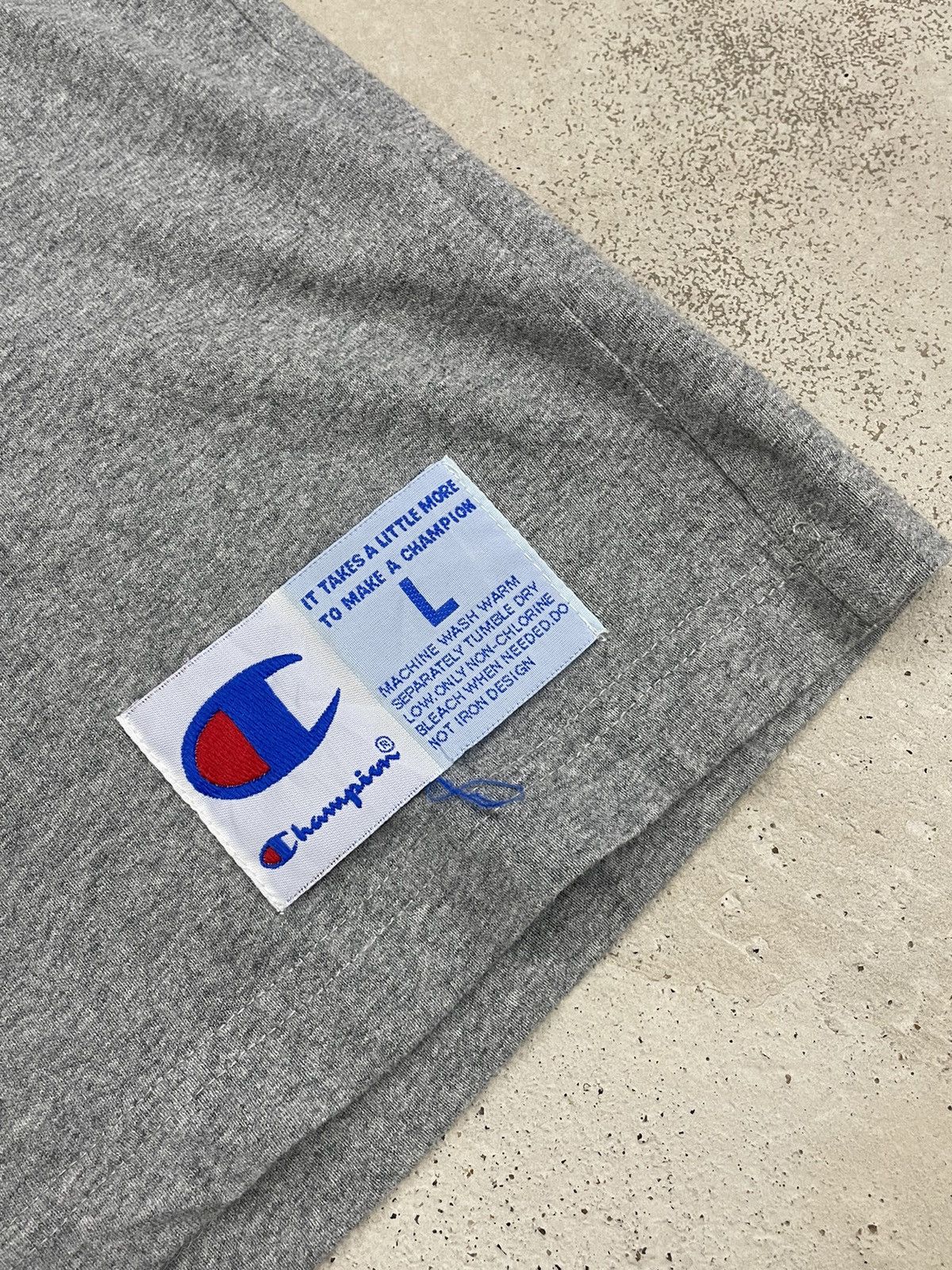 Champion Champion Color Embroidery Details Arm Logo Size US L / EU 52-54 / 3 - 7 Thumbnail