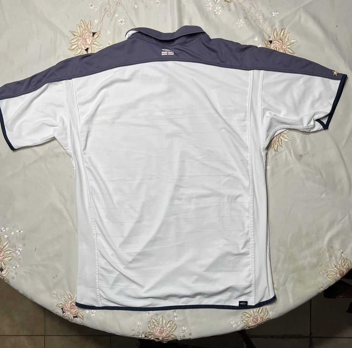 Umbro Vintage authentic Umbro England 2003-2005 reversible jersey Size US XXL / EU 58 / 5 - 8 Thumbnail