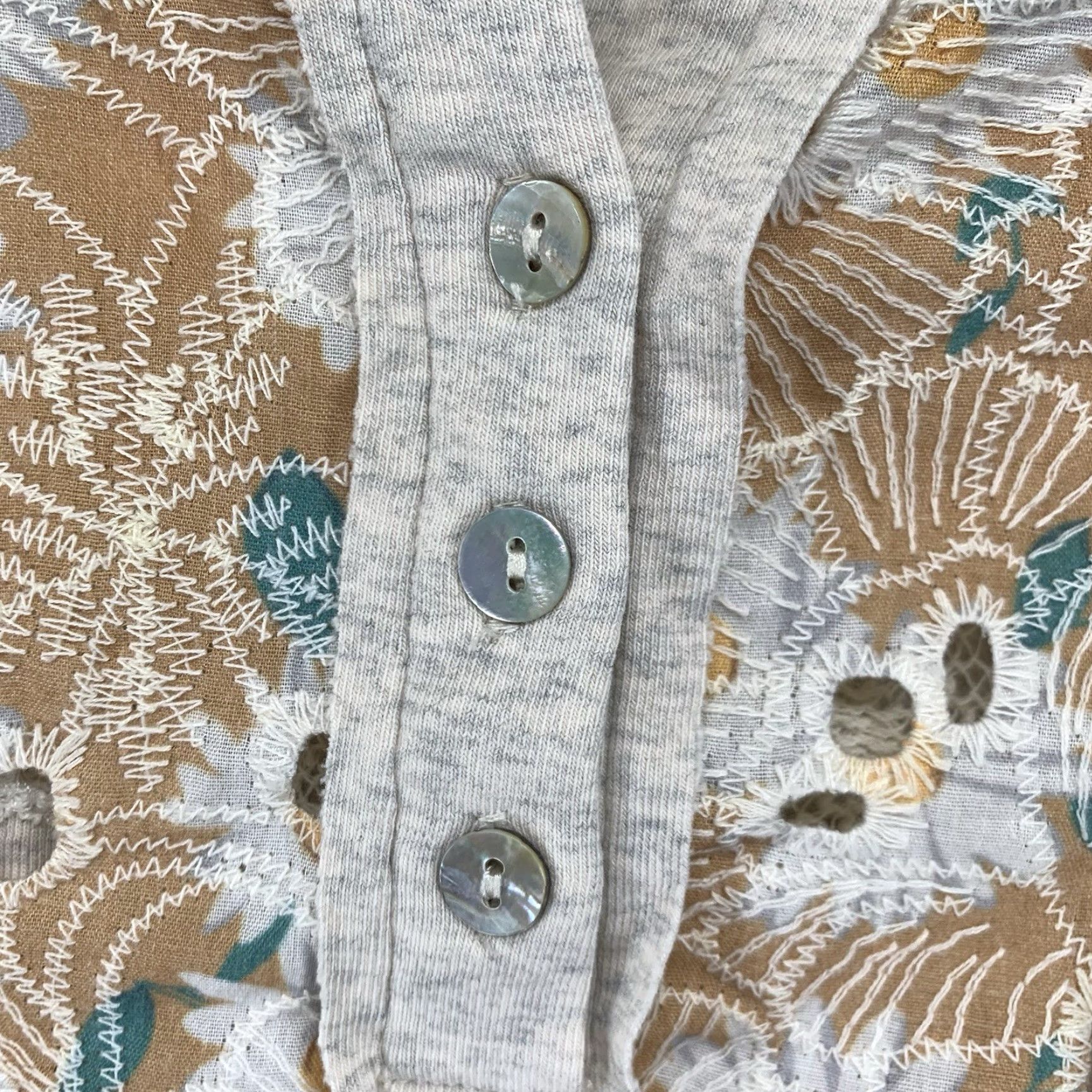 Miss Me Miss Me Bohemian Shirt Women M Beige Short Sleeve Crochet Floral Casual T-Shirt Size M / US 6-8 / IT 42-44 - 5 Thumbnail