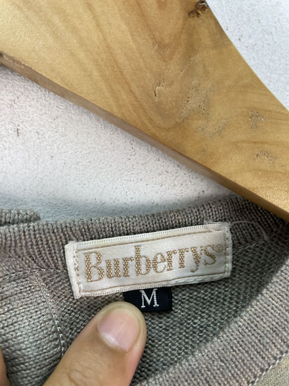 Burberry Vintage 90s Burberry Sweater Animal Floral Pattern Size M Size M / US 6-8 / IT 42-44 - 6 Thumbnail