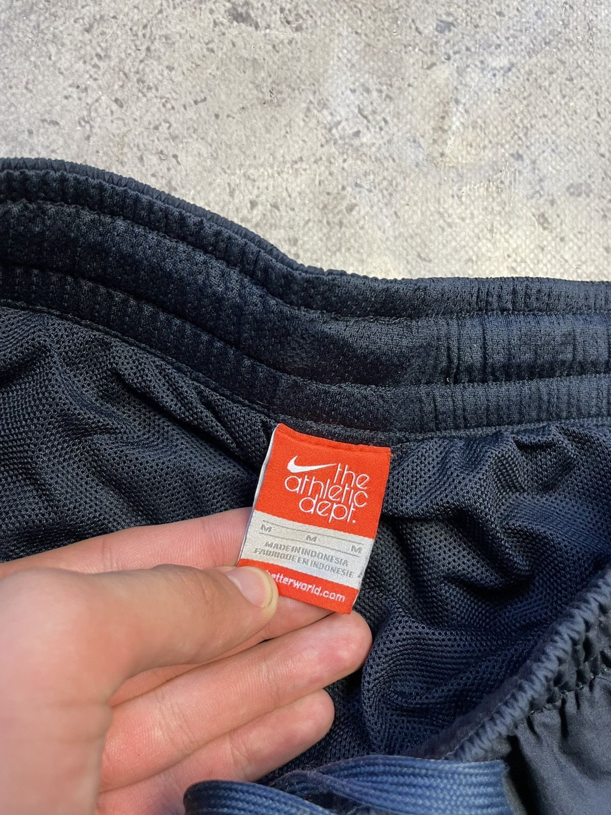Nike Nike Vintage Nylon Pants Woven Sweatpants Baggy Japanese Y2K Size US 32 / EU 48 - 8 Thumbnail