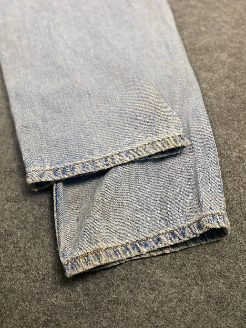 Levi's vintage levis 550 relaxed fit distressed denim Size US 35 - 8 Thumbnail