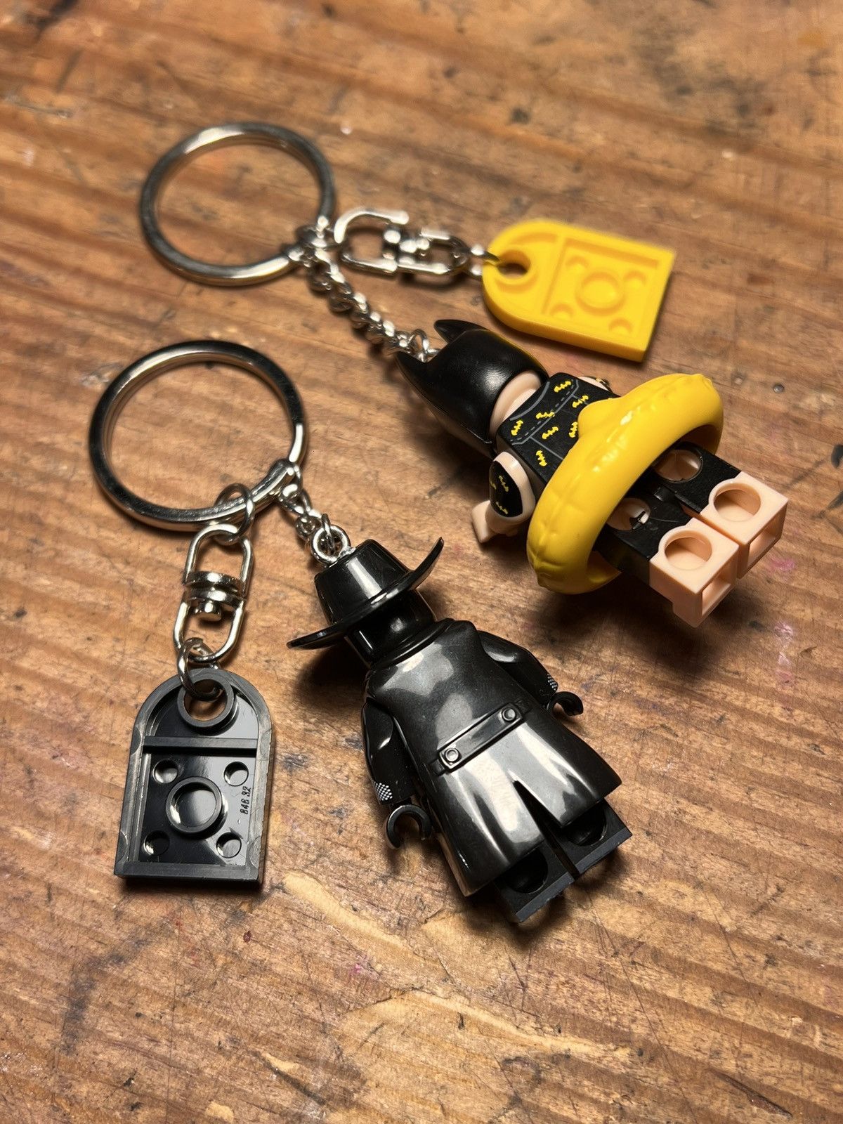 Anime × DC Comics × Marvel Comics Batman Spider Man Noir minifigure keychain keyring Size ONE SIZE - 4 Thumbnail
