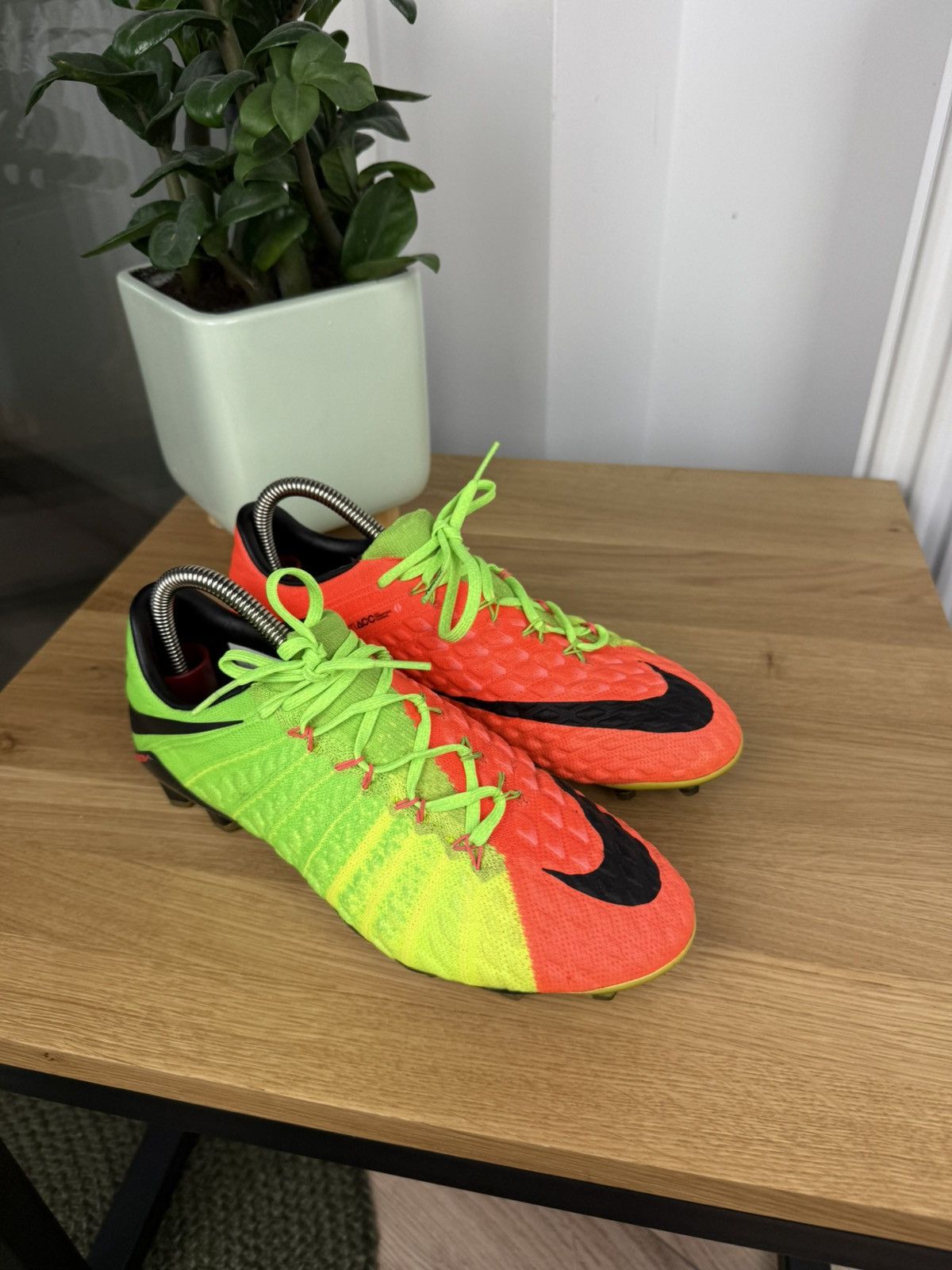 Nike Mens Rare Nike Hypervenom Phantom Football shoes Size Eur 40 Size US 7 / EU 40 - 4 Thumbnail
