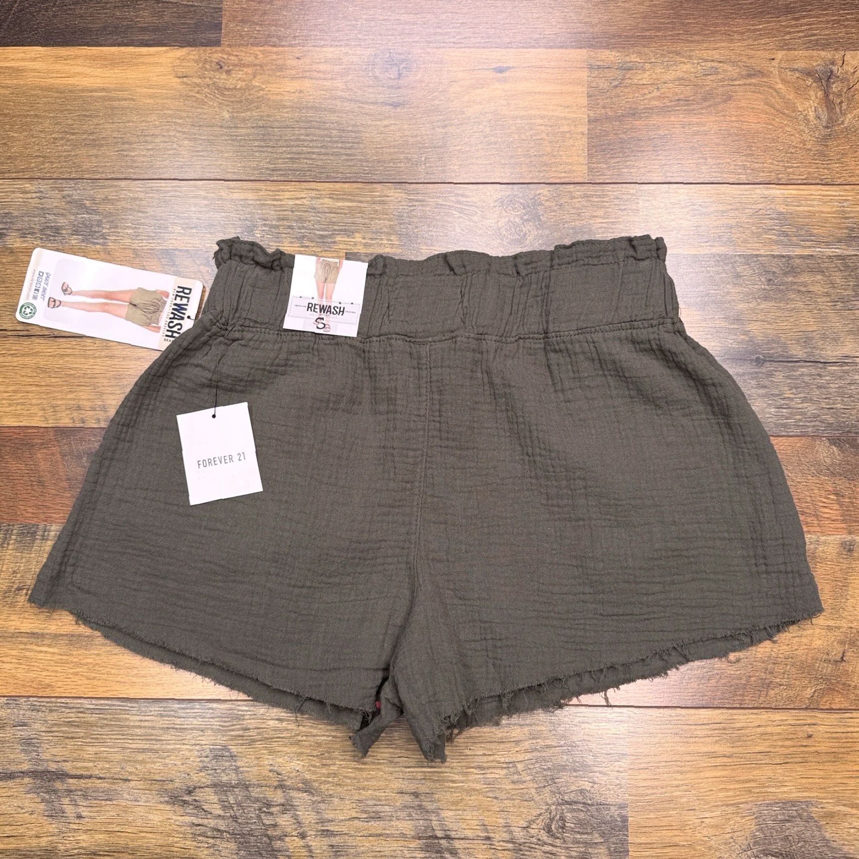 Vintage Rewash Gauze Shorts Womens S Olive Green Pull On Flat Front Paperbag 100% Cotton Casual Summer City Modern Womens Size 28" / US 6 / IT 42 - 2 Thumbnail