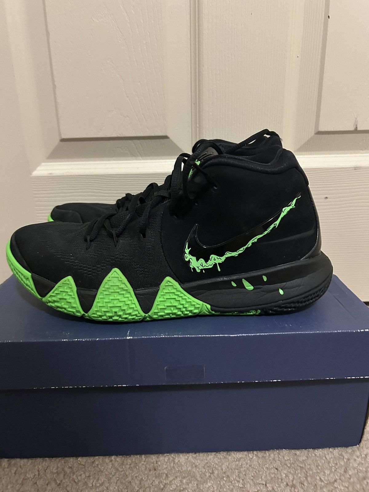 Nike Kyrie 4 Halloween Size US 9.5 / EU 42-43 - 4 Thumbnail