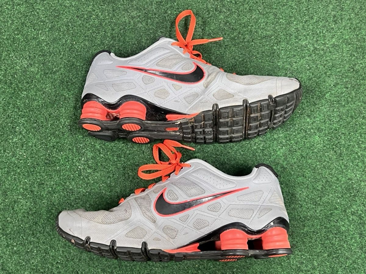 Nike 2011 Nike Shox Roadster Size US 10.5 / EU 43-44 - 5 Thumbnail