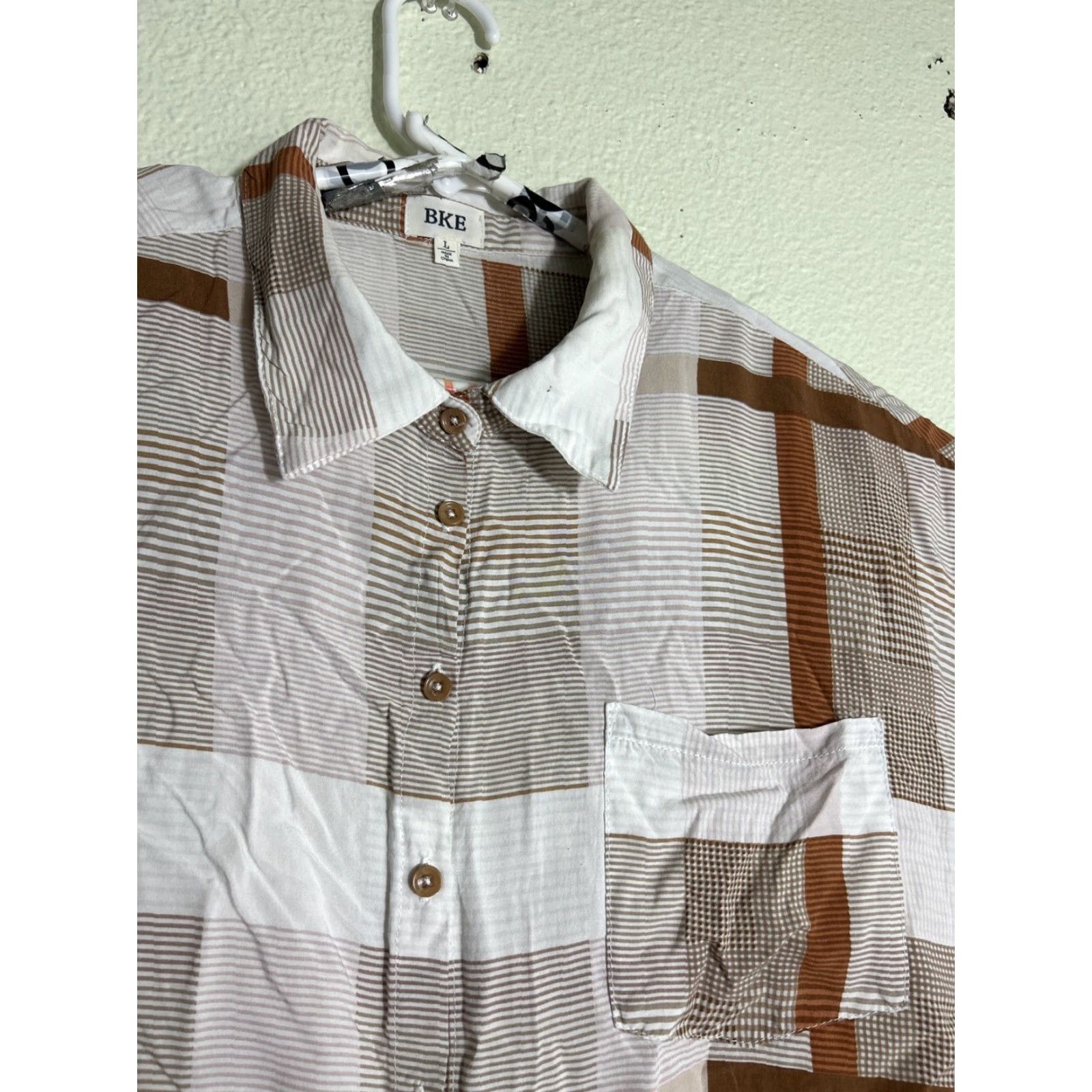 BKE BKE Buckle Females Long Sleeve Button-Up Top Striped Brown White Rayon L Womens Shirt Size L / US 10 / IT 46 - 4 Thumbnail