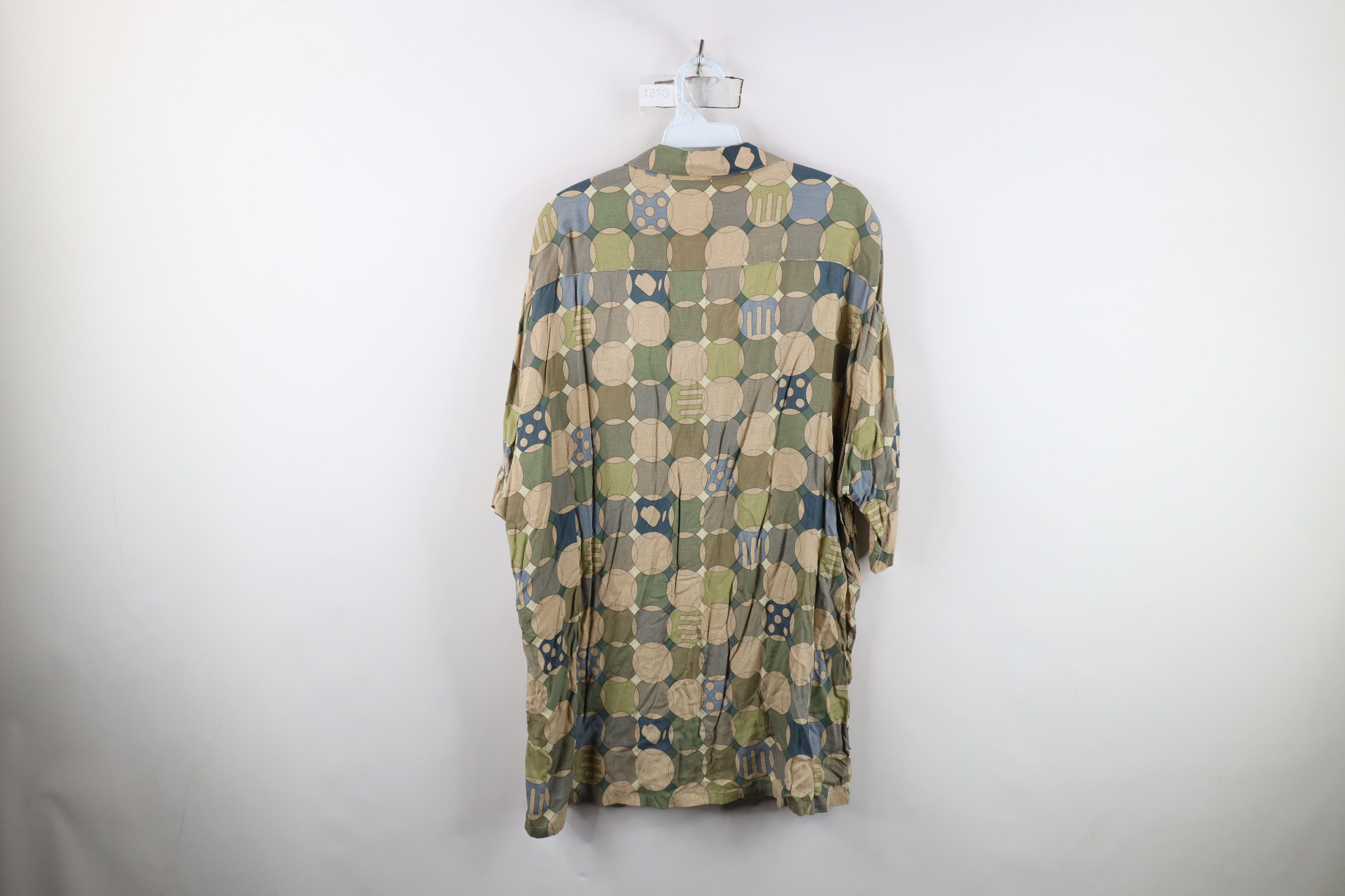 Vintage Vintage 90s Streetwear Rayon Geometric Collared Button Shirt Size US XL / EU 56 / 4 - 8 Thumbnail